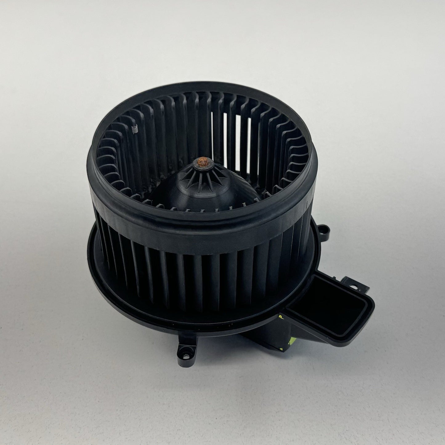 14-24 Maserati Ghibli HVAC AC Air Temperature Fan Blower Motor Wheel OEM