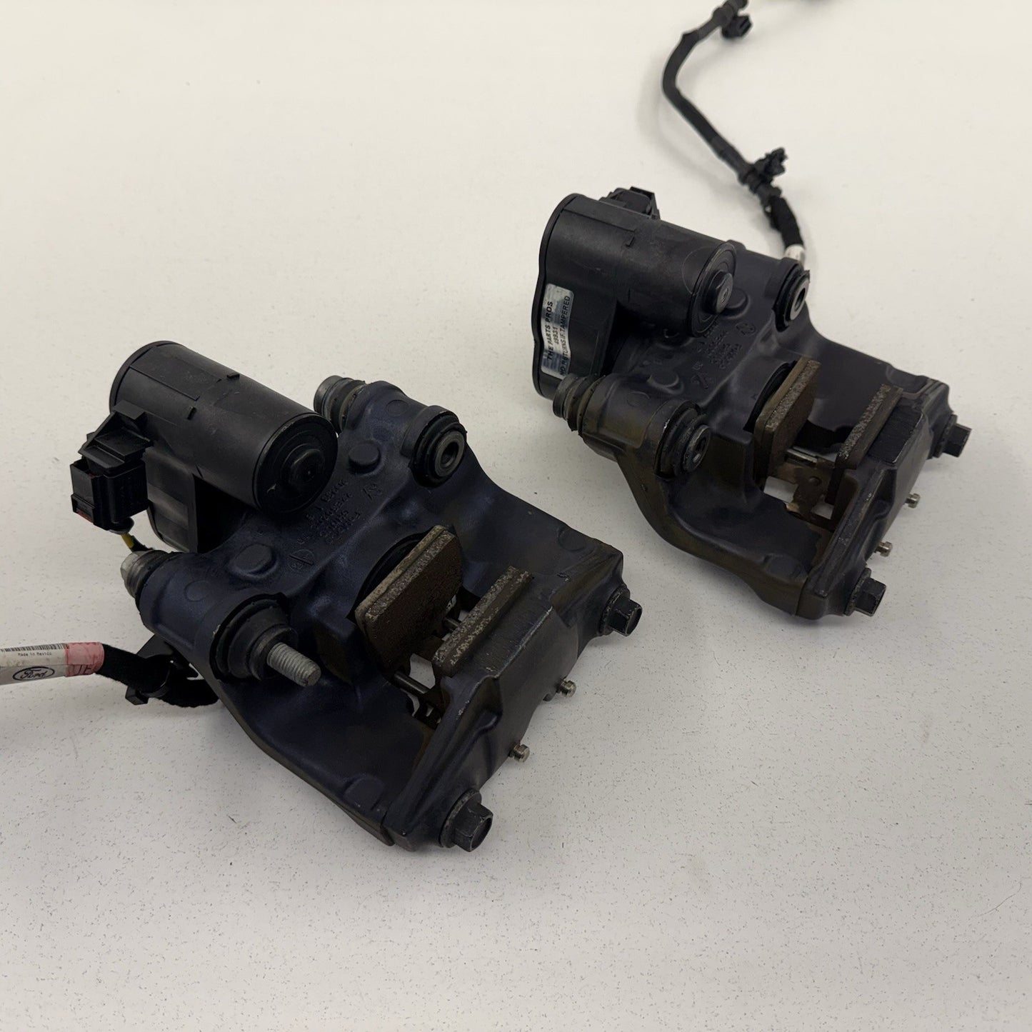 24-26 Ford Mustang GT Rear Parking Park Drift Brake Caliper Pair Left Right OEM