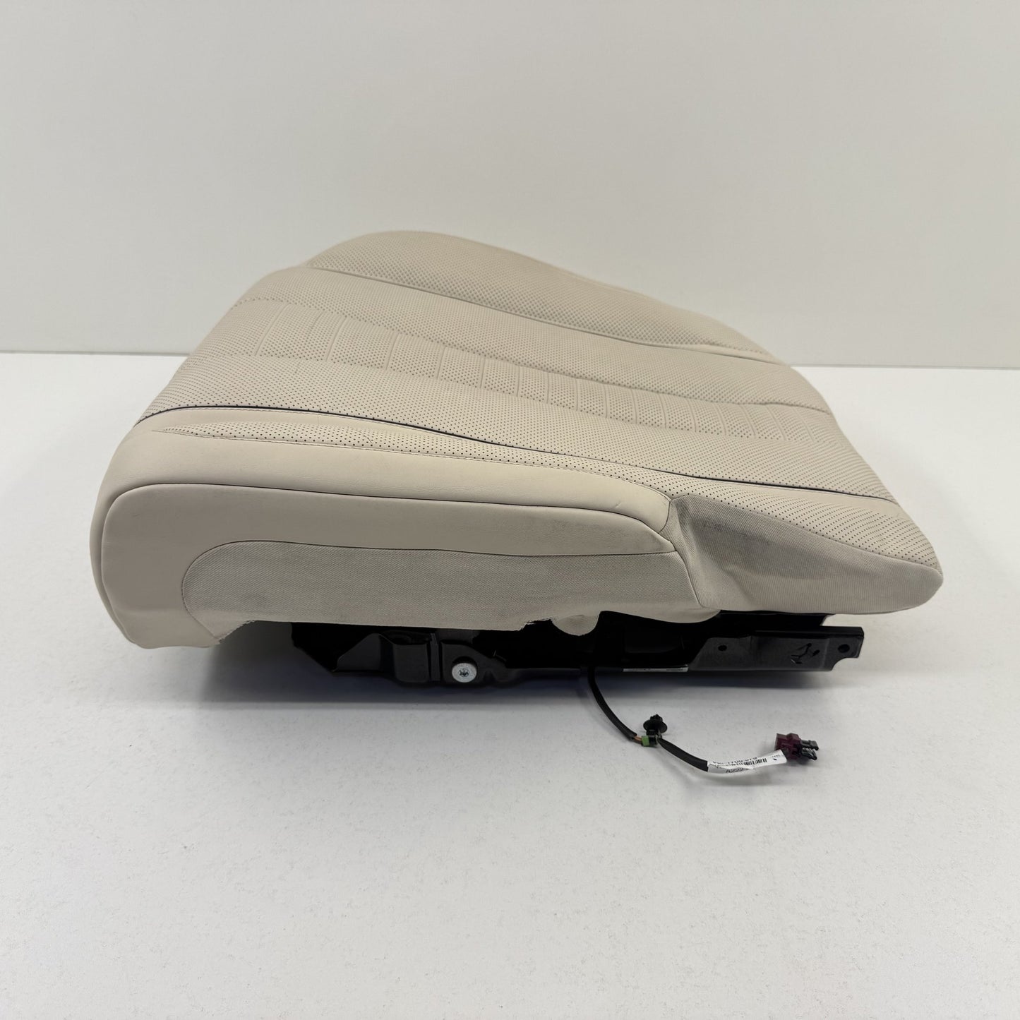 2014-2017 Mercedes-Benz S550 W222 Right Rear Power Seat Lower Cushion Beige OEM