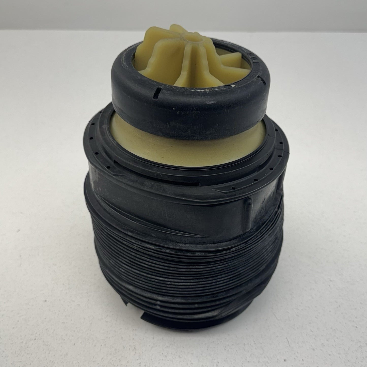 10-18 Mercedes W212 W218 CLS550 E550 Right Rear Air Suspension Bag Shock OEM