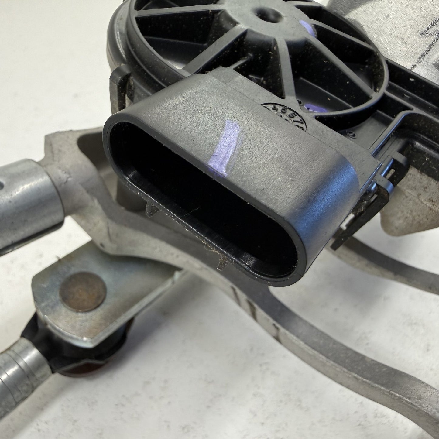 2019-2026 Ram 2500 3500 Front Windshield Wiper Motor Linkage Arm Assembly OEM