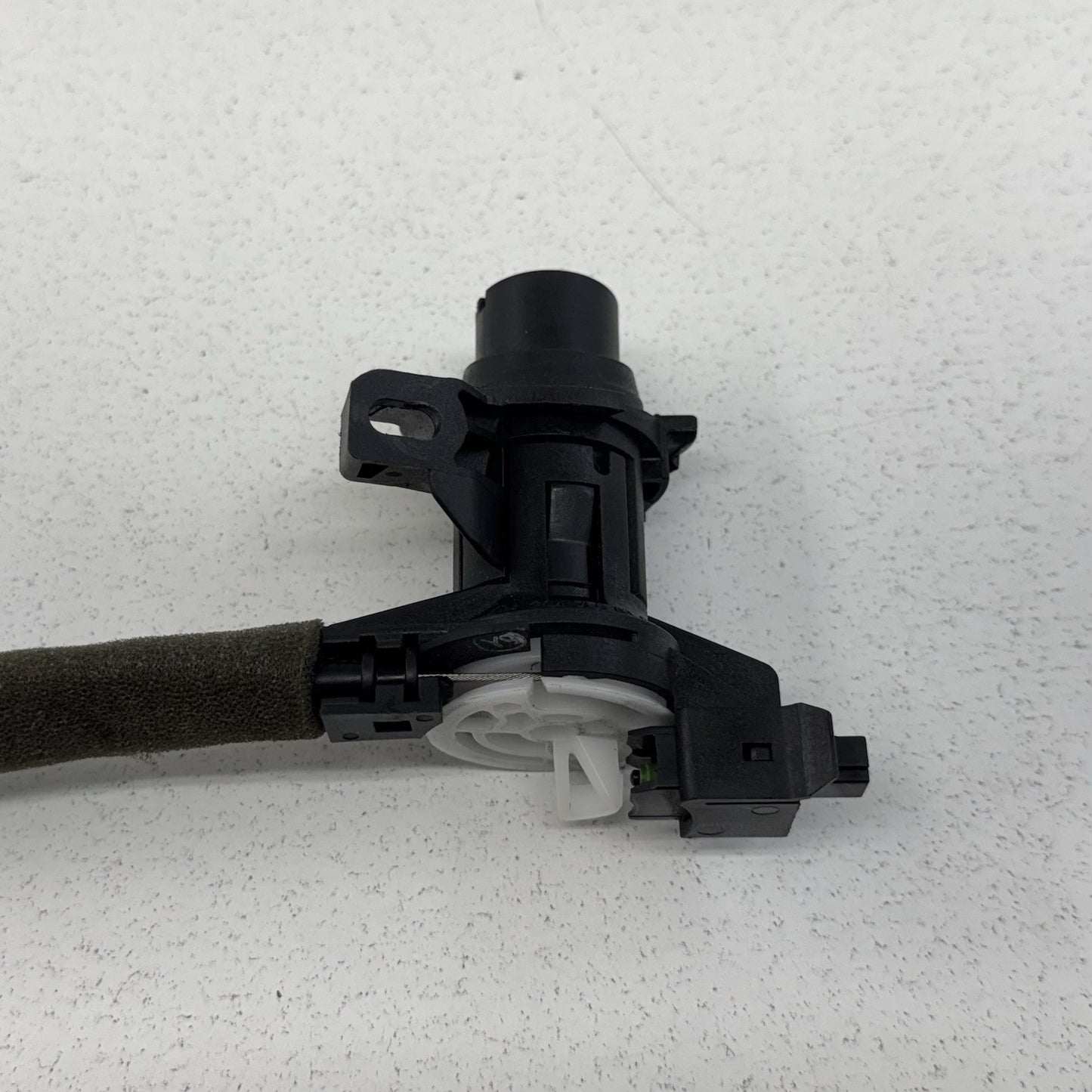 12-18 Mercedes W218 CLS550 Rear Trunk Latch Lock Actuator 2047500185 OEM
