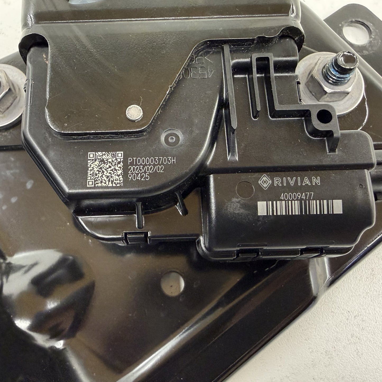 2022-2024 Rivian R1S Left Rear Tailgate Lock Latch Actuator PT00003703-H OEM