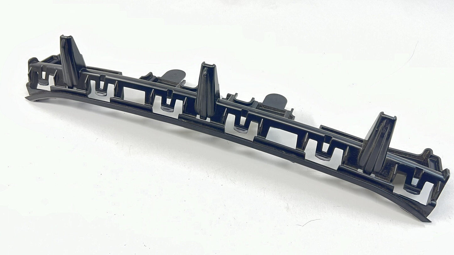 2024 FORD MUSTANG GT REAR CENTER BUMPER BRACKET SUPPORT MOUNT PR3B-17B861-A OEM
