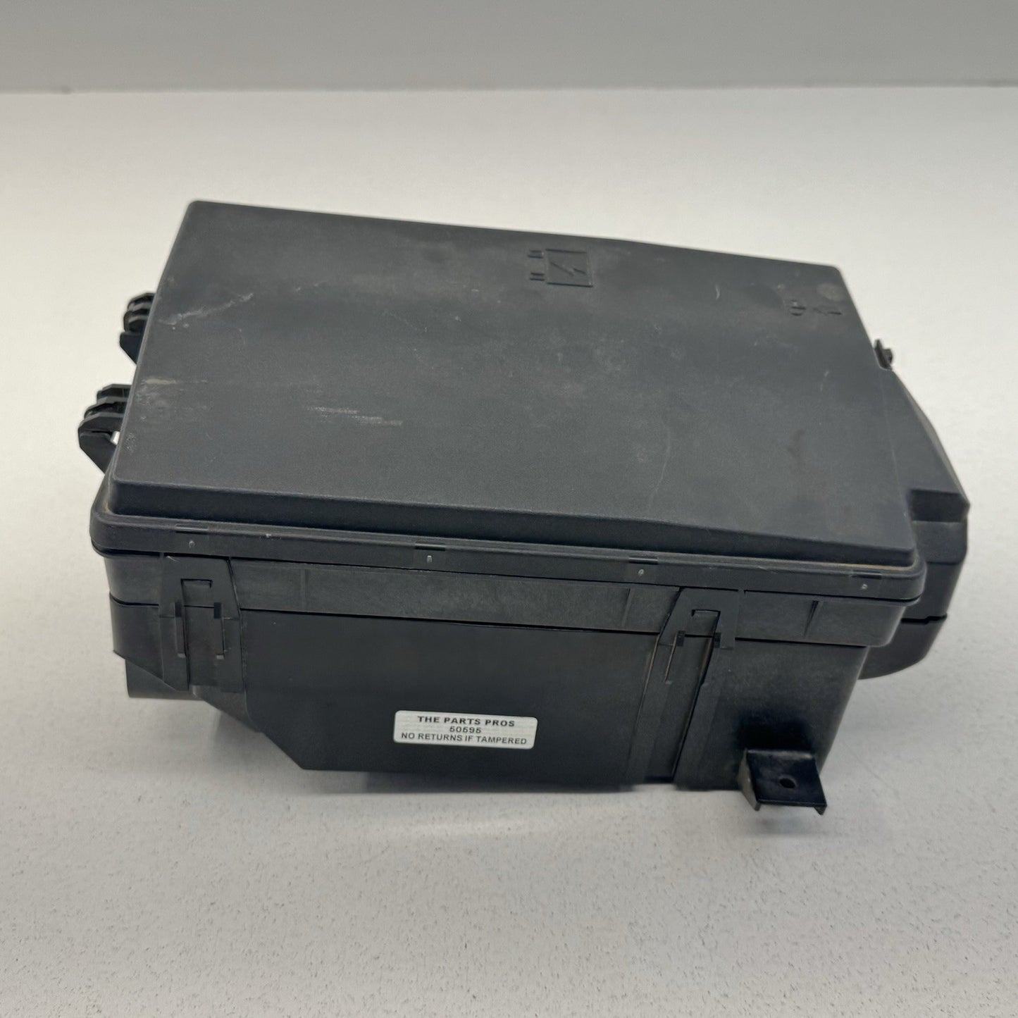12-15 Chevrolet Camaro SS Engine Bay Fuse Relay Junction Box 22760635 OEM