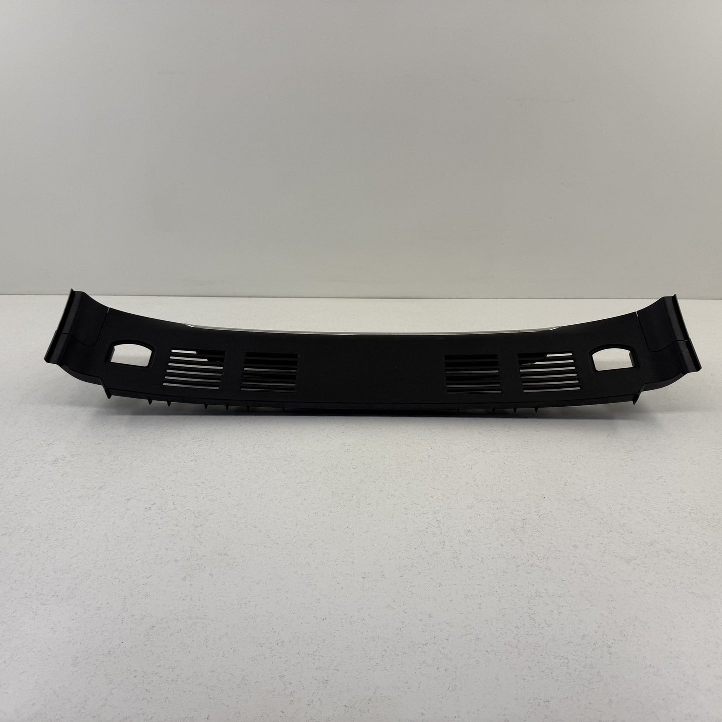2014-2018 Bentley Flying Spur Rear Trunk Sill Scuff Plate Trim Cover Chrome OEM