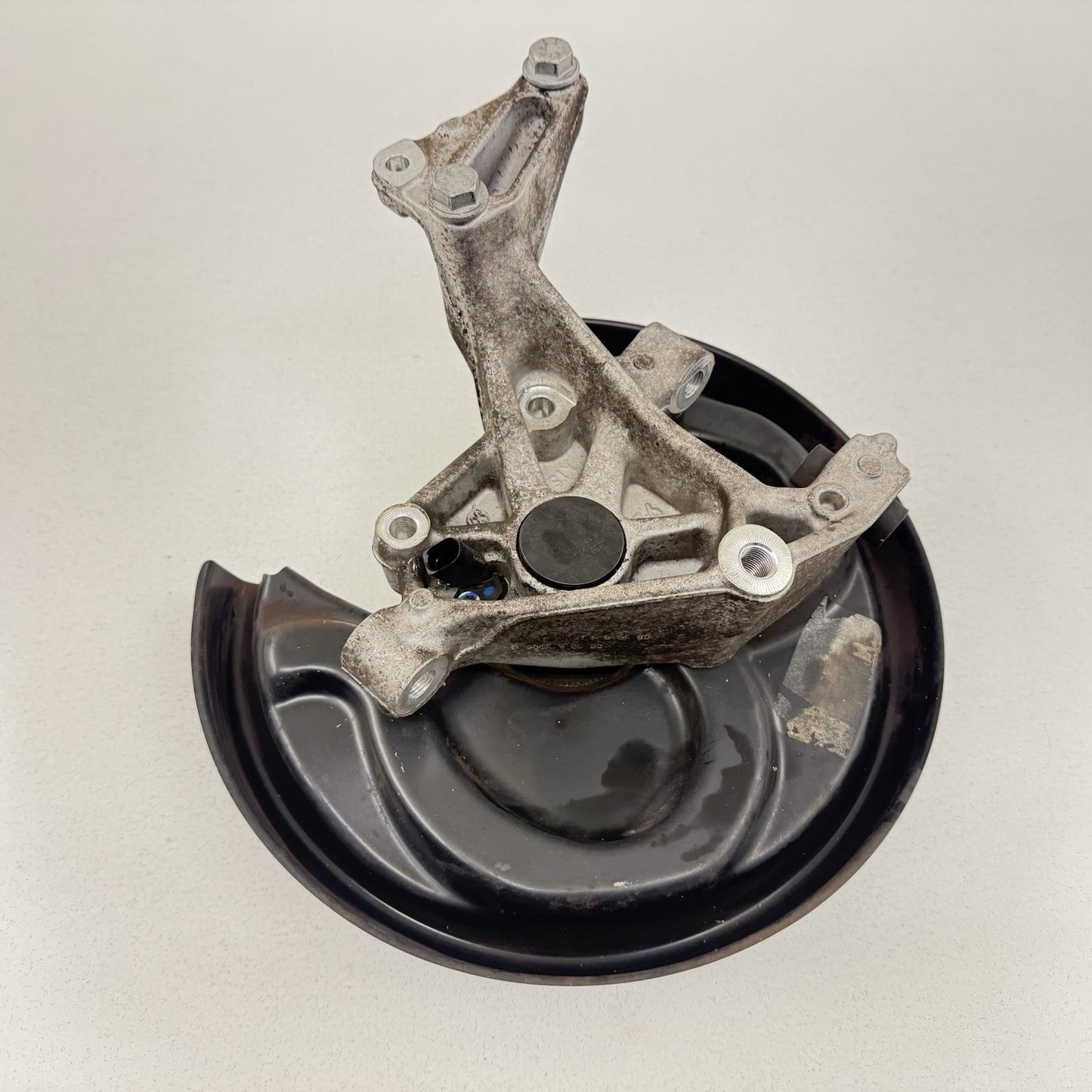 08-14 Audi TT FWD Driver Left Rear Spindle Knuckle Hub Wheel Bearing OEM
