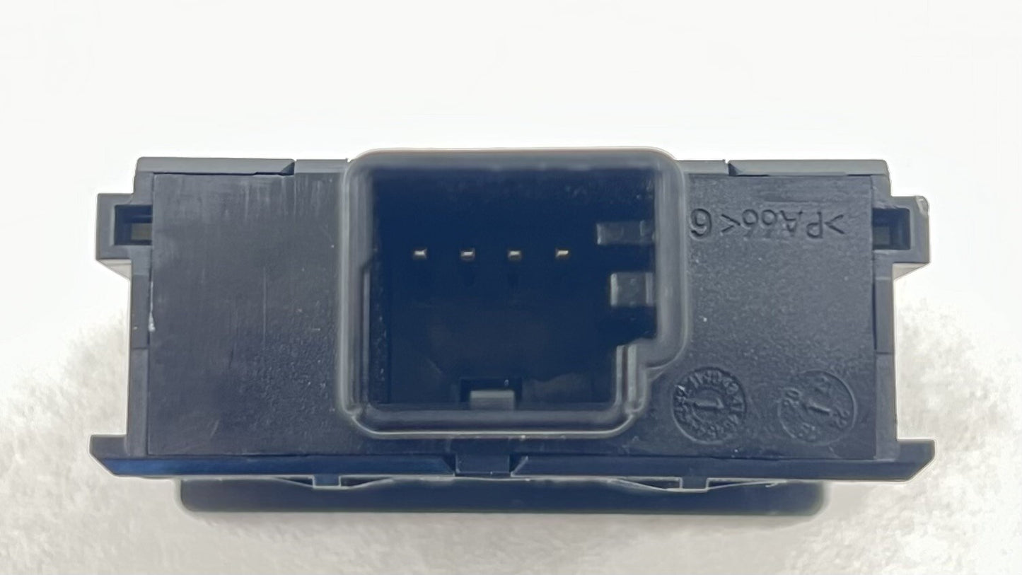 15-23 DODGE CHARGER HELLCAT REAR CENTER CONSOLE DUAL USB INPUT PORT CHARGE OEM