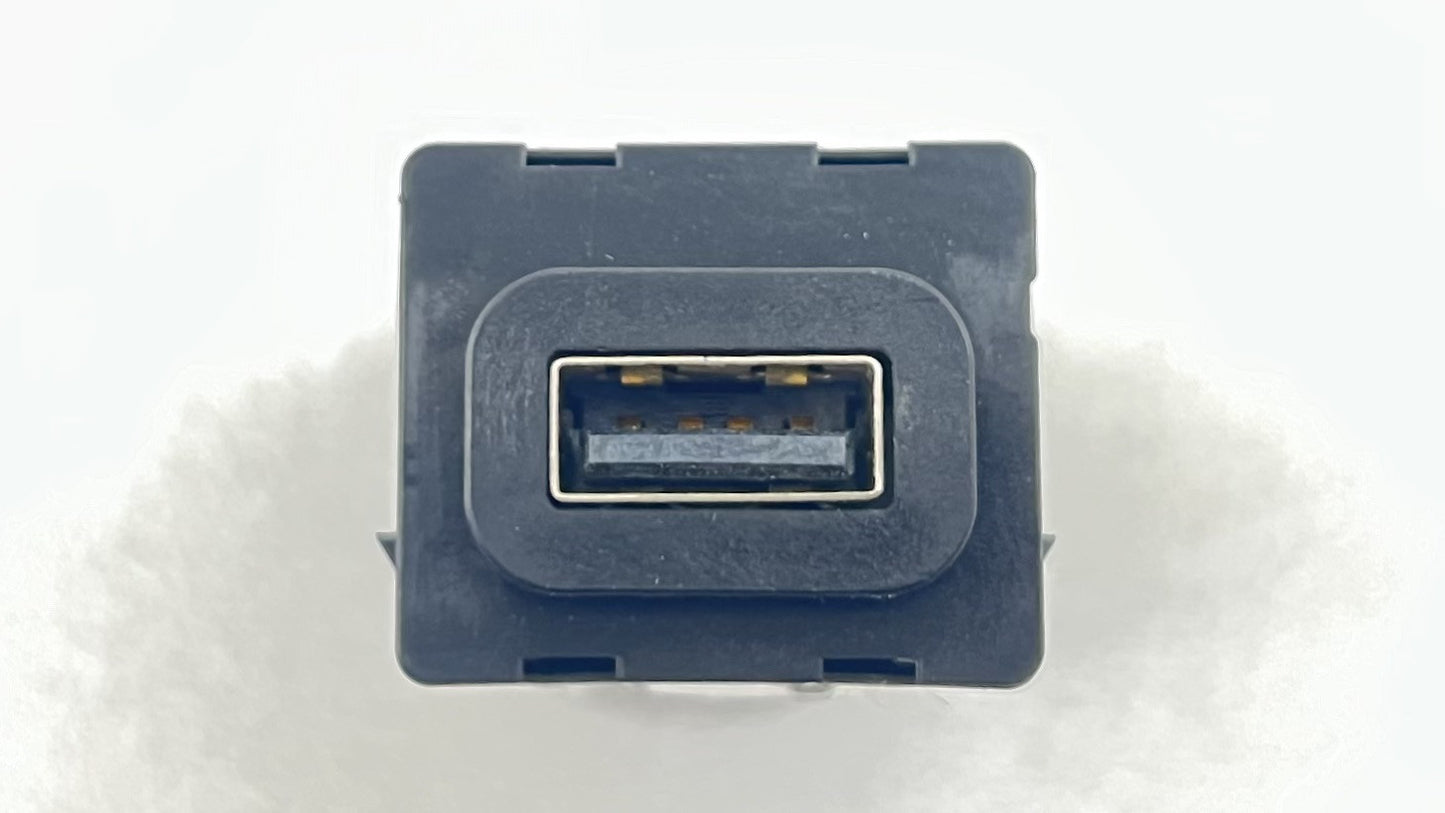 24-25 FORD MUSTANG GT FRONT USB PORT CHARGE PORT MU5T-19J252-AA OEM