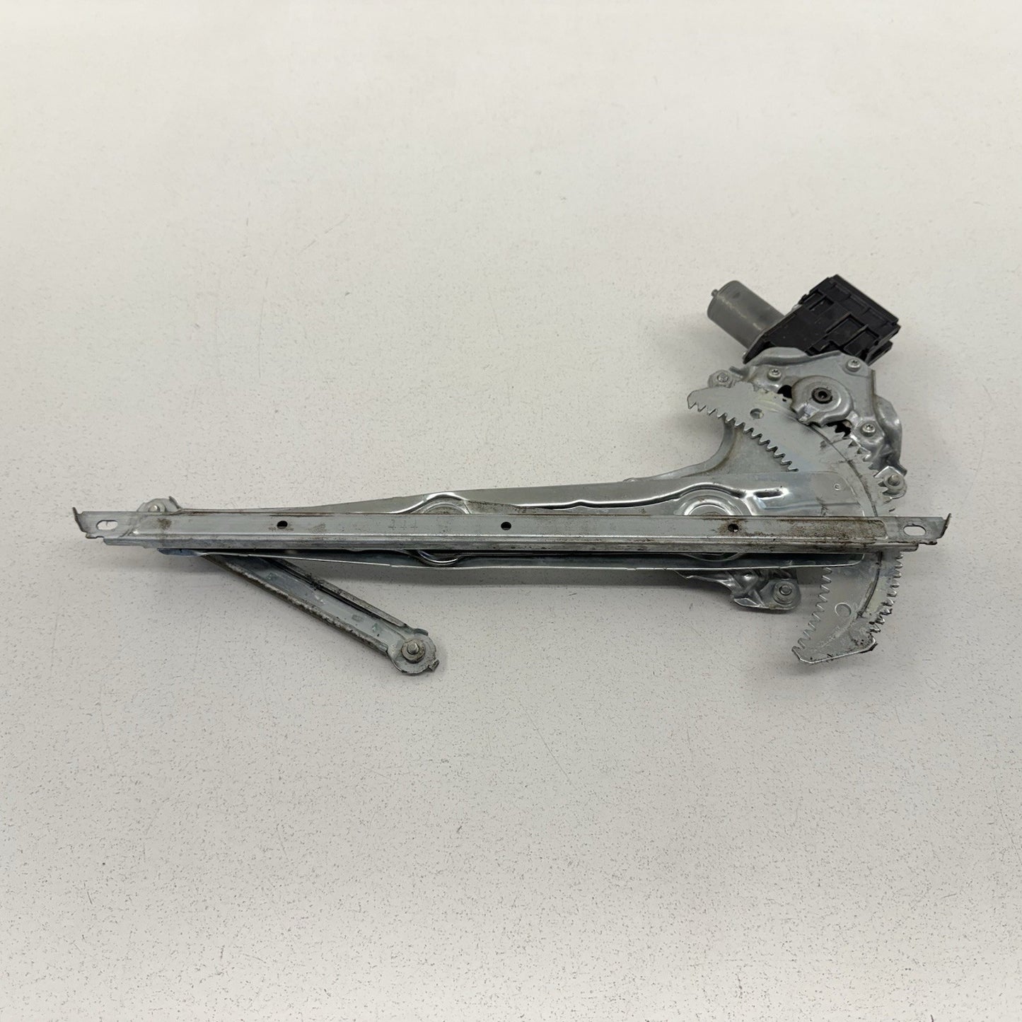 16-23 Toyota Tacoma Passenger Right Front Door Glass Window Regulator Motor OEM