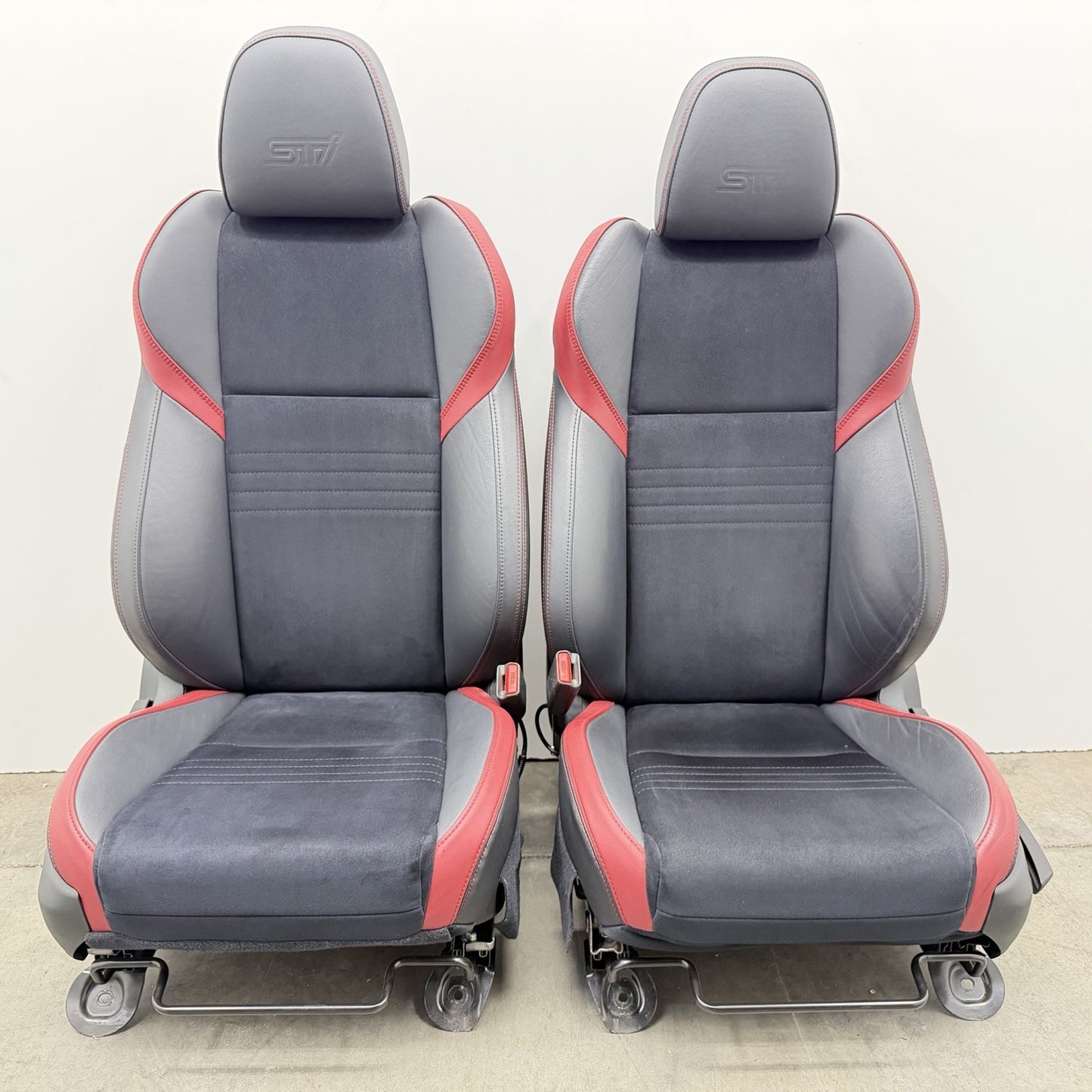 18-21 Subaru WRX STI Left And Right Front Seat Pair Leather Suede OEM Nice!