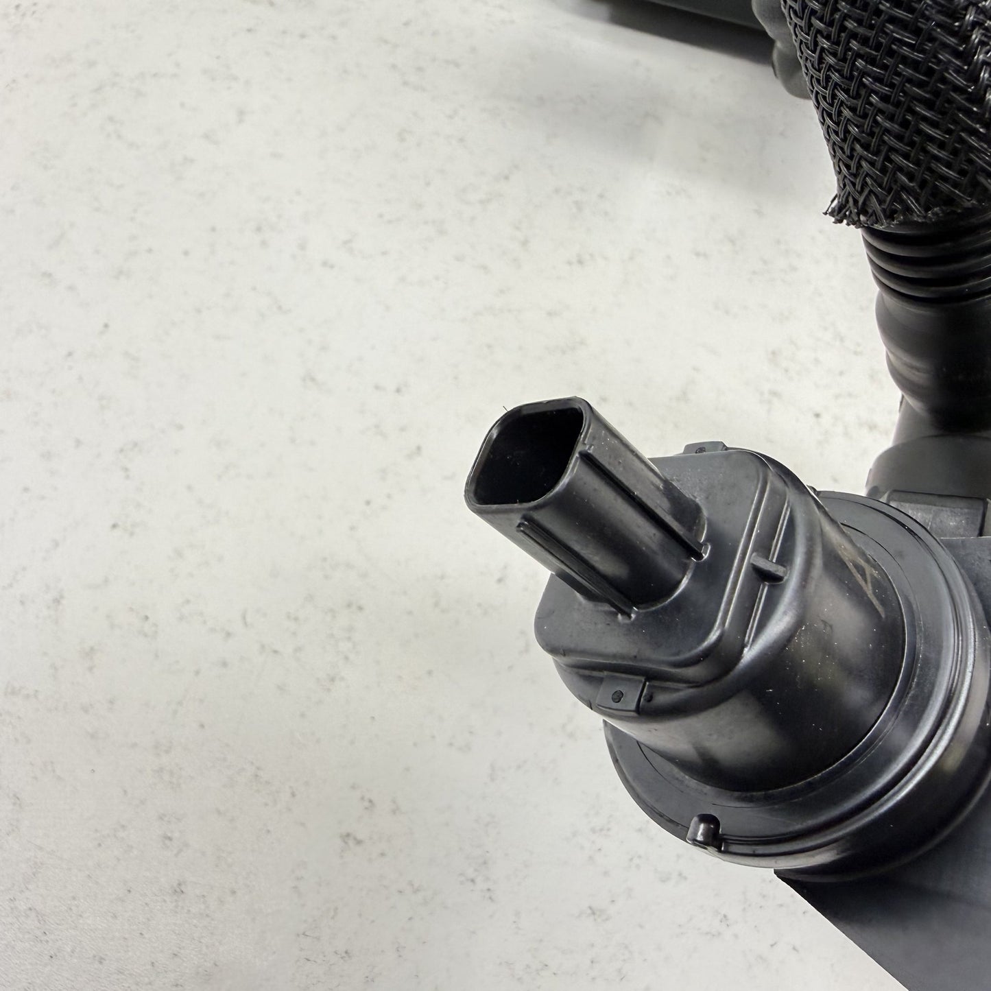 2019-2025 Toyota RAV4 Fuel Evap Vapor Charcoal Emission Canister 77740-33240 OEM