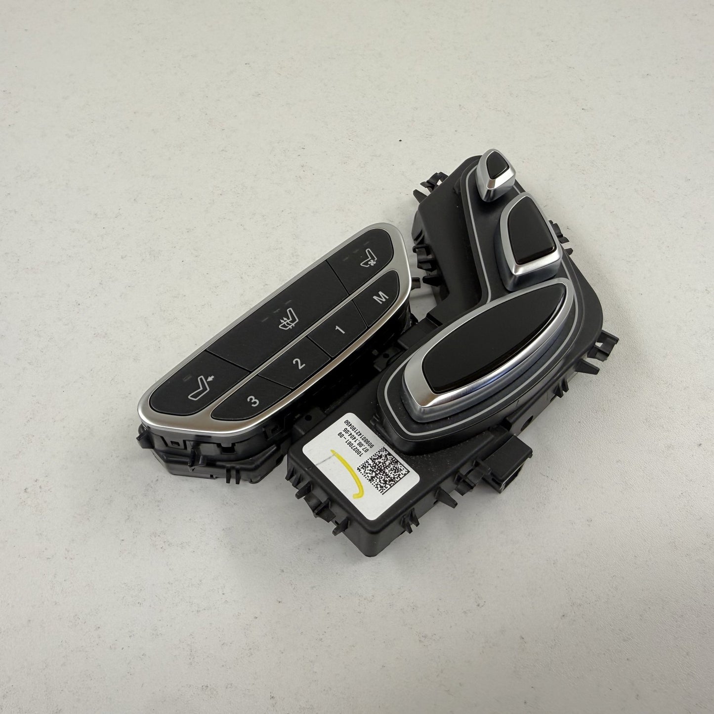 2014-2020 Mercedes-Benz S550 W222 Right Rear Power Seat Control Switch OEM
