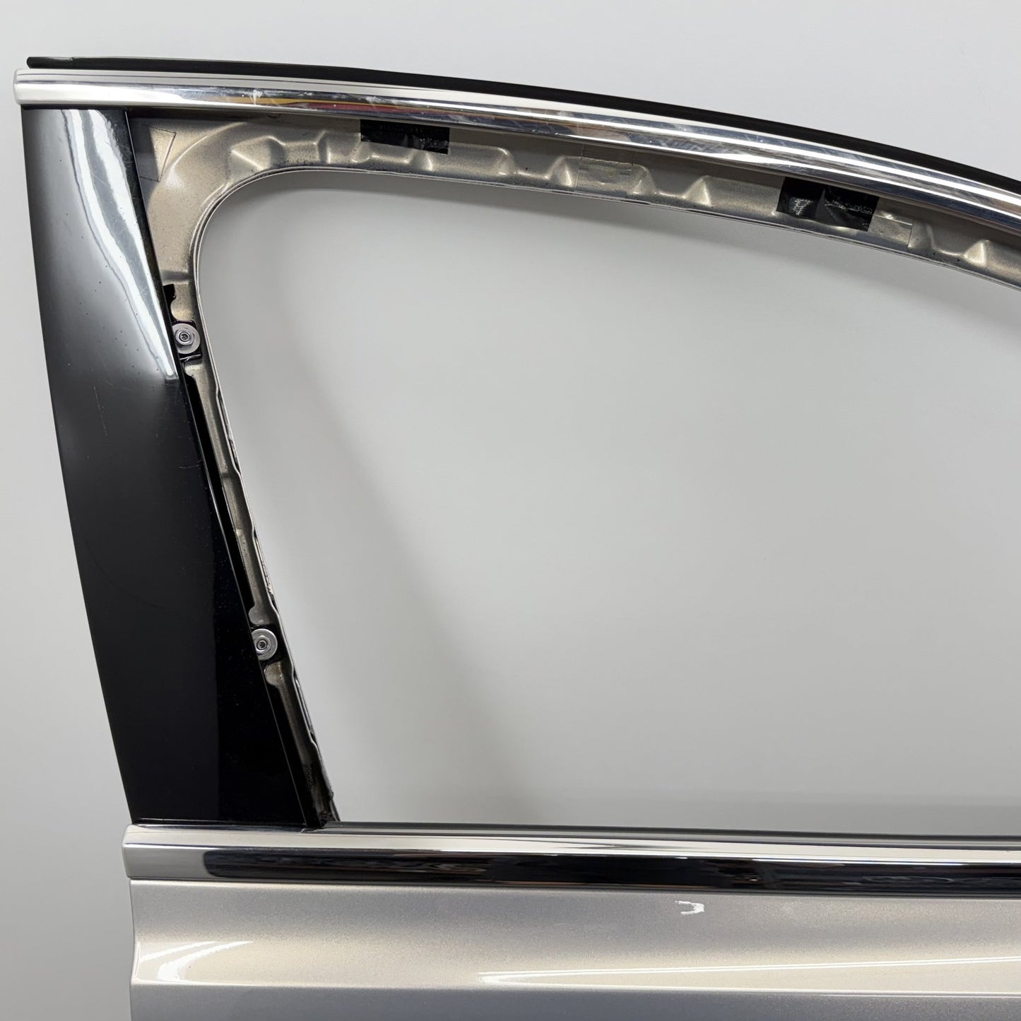 2014-2018 Bentley Flying Spur W12 Passenger Right Front Door Shell Silver OEM