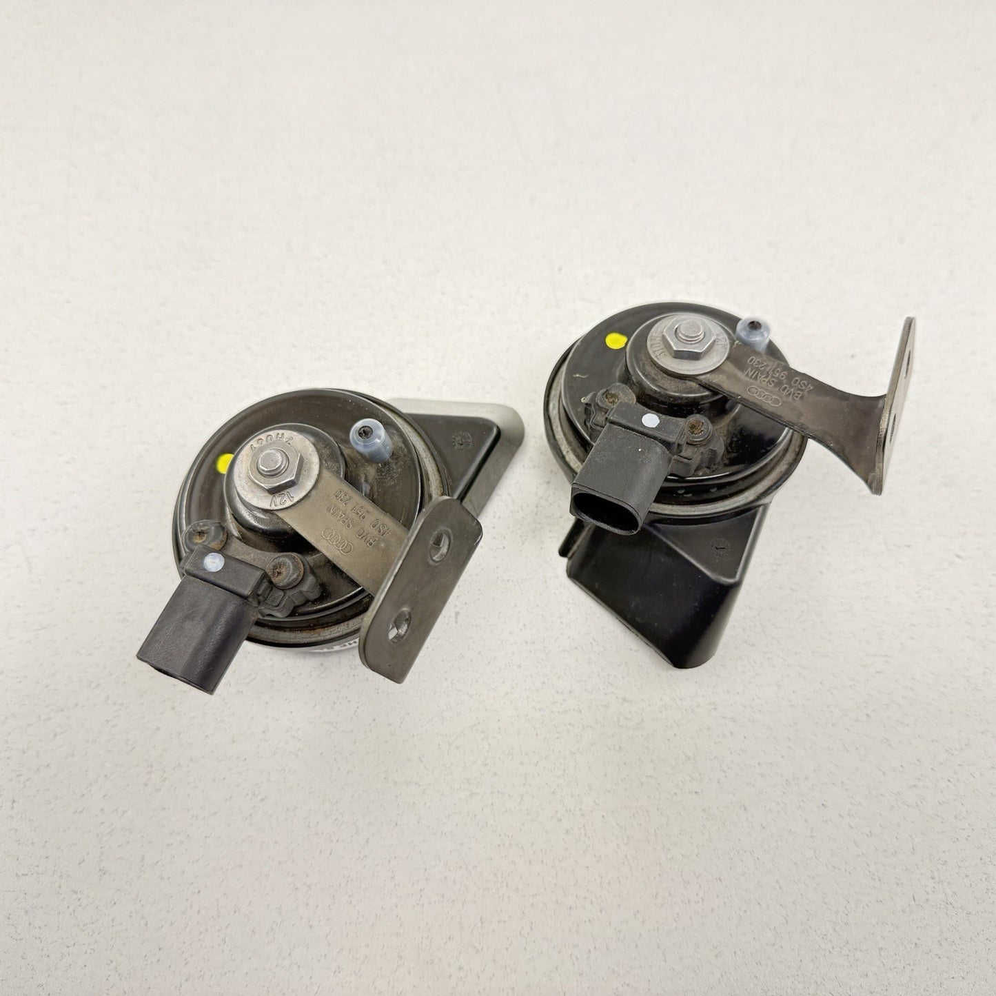 17-23 Audi R8 Low High Note Pitch Tone Horn Siren Alarm Signal Pair OEM