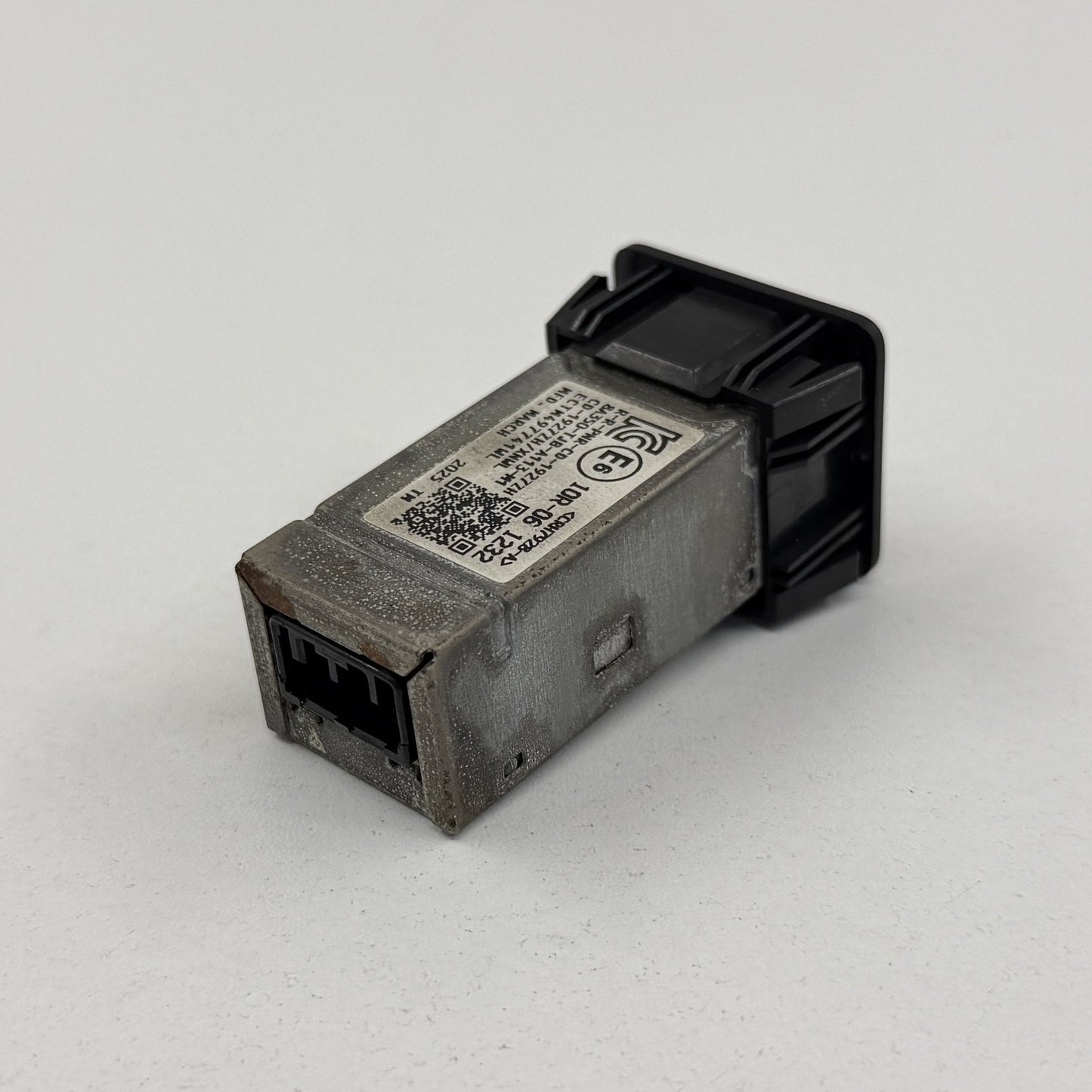 2023-2025 Honda Pilot USB Type C Charge Port 8A350-TJB-A113-M1 OEM