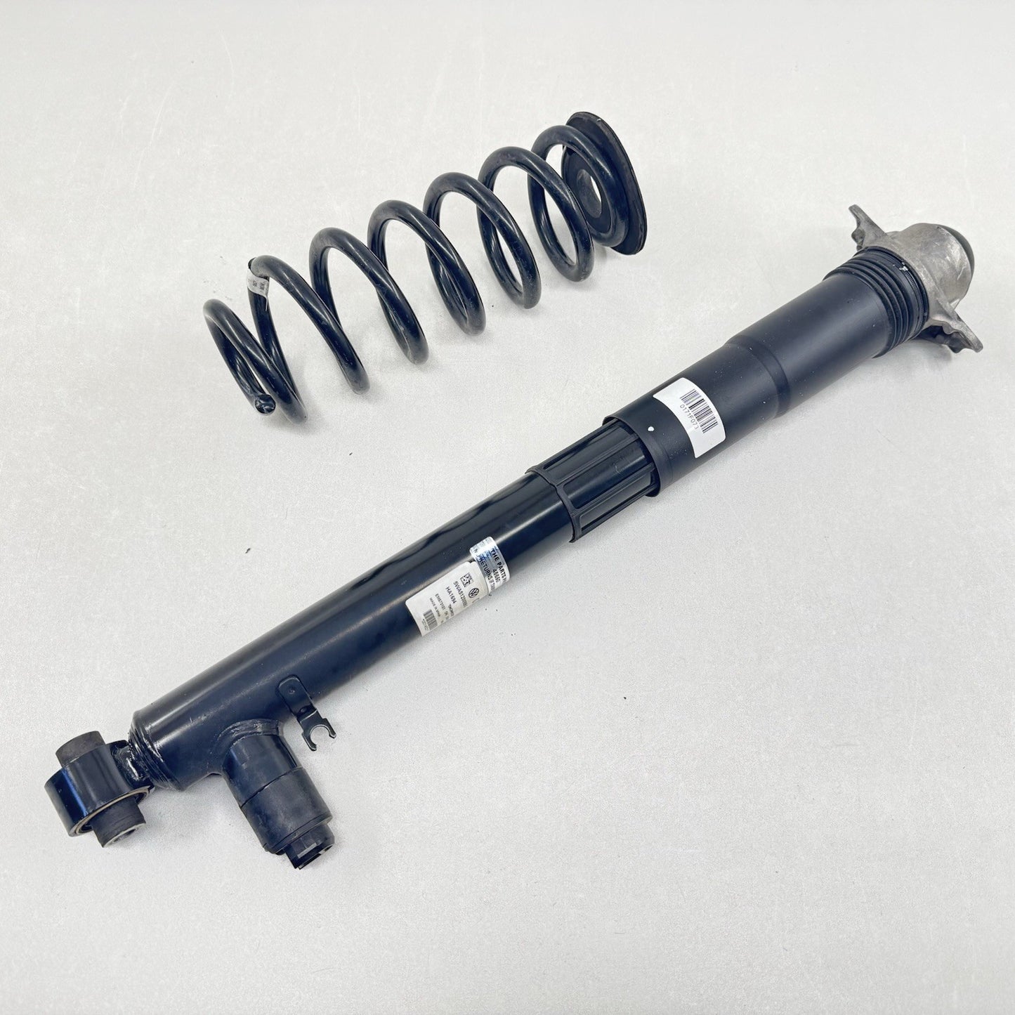 22-25 VOLKSWAGEN GOLF R MK8 LEFT OR RIGHT REAR SHOCK ABSORBER 5WA512009BG OEM