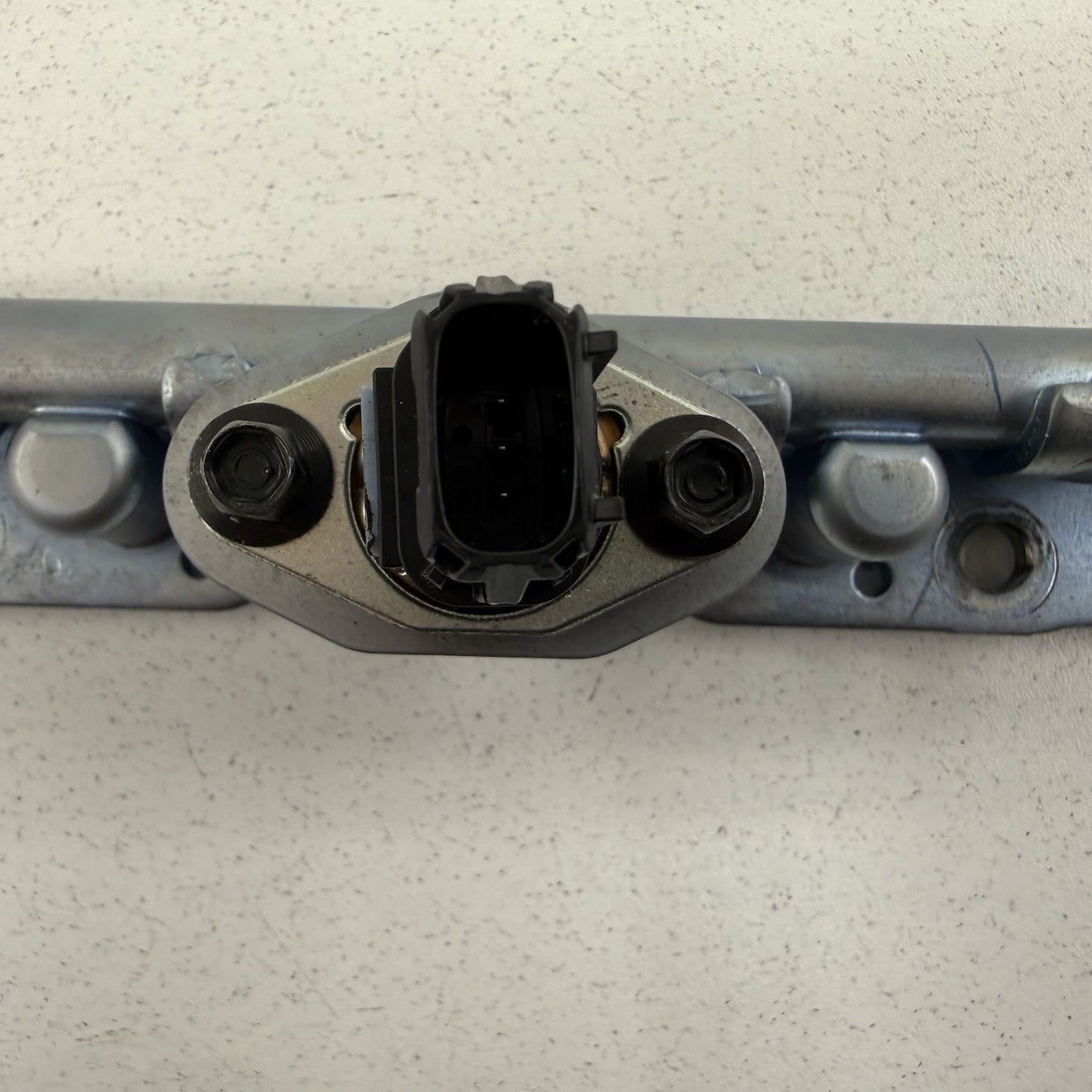 23-25 Toyota Prius Lower Fuel Delivery Rail With Fuel Oil Pressure Sensor OEM