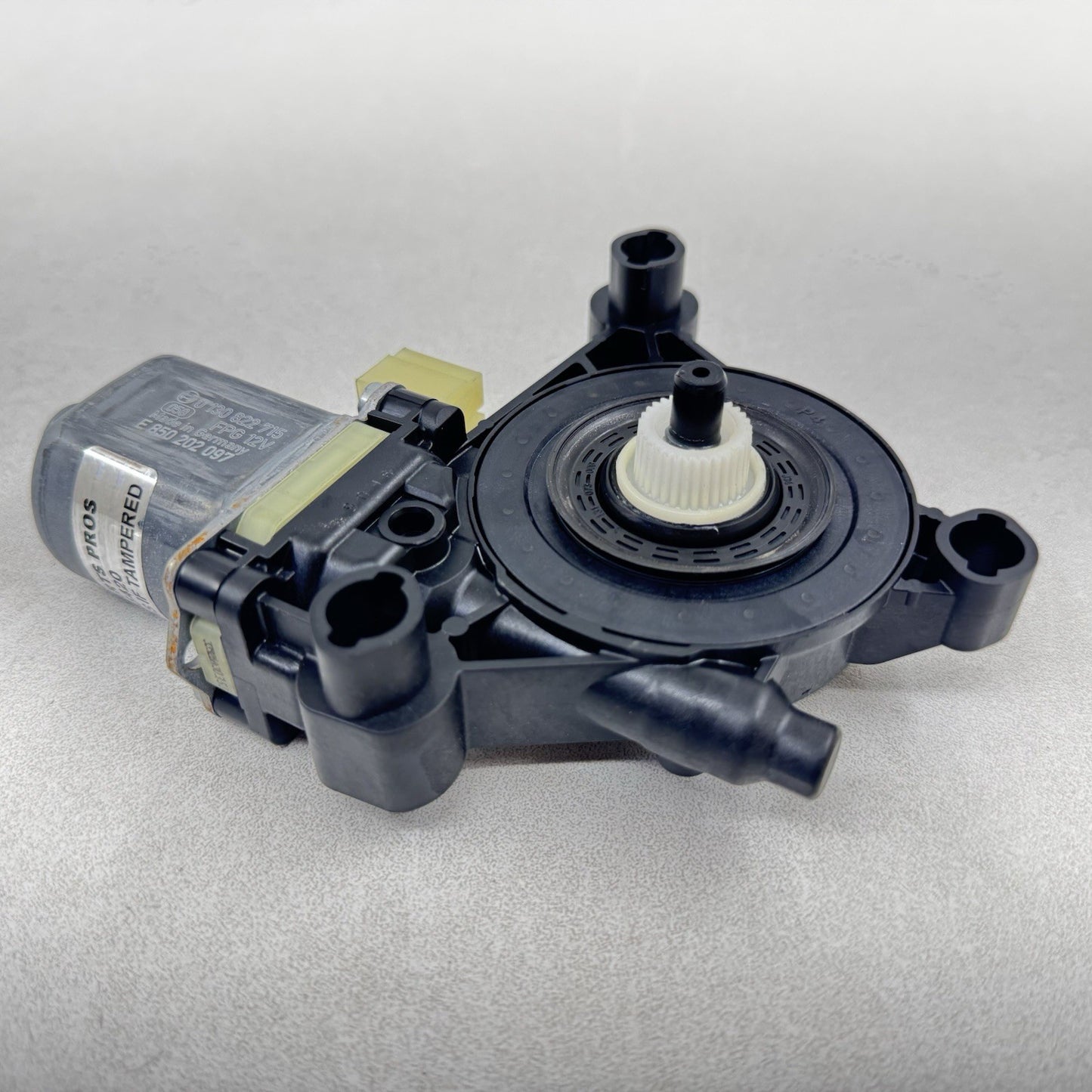 22-25 VOLKSWAGEN GOLF R MK8 DRIVER LEFT FRONT DOOR WINDOW REGULATOR MOTOR OEM