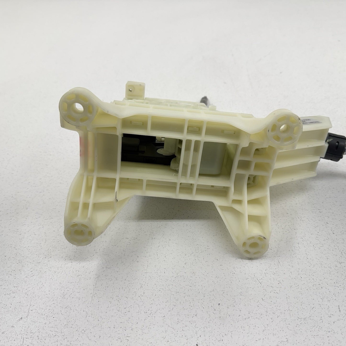 21-26 Hyundai Elantra Automatic Transmission Gear Shifter Selector Lever OEM