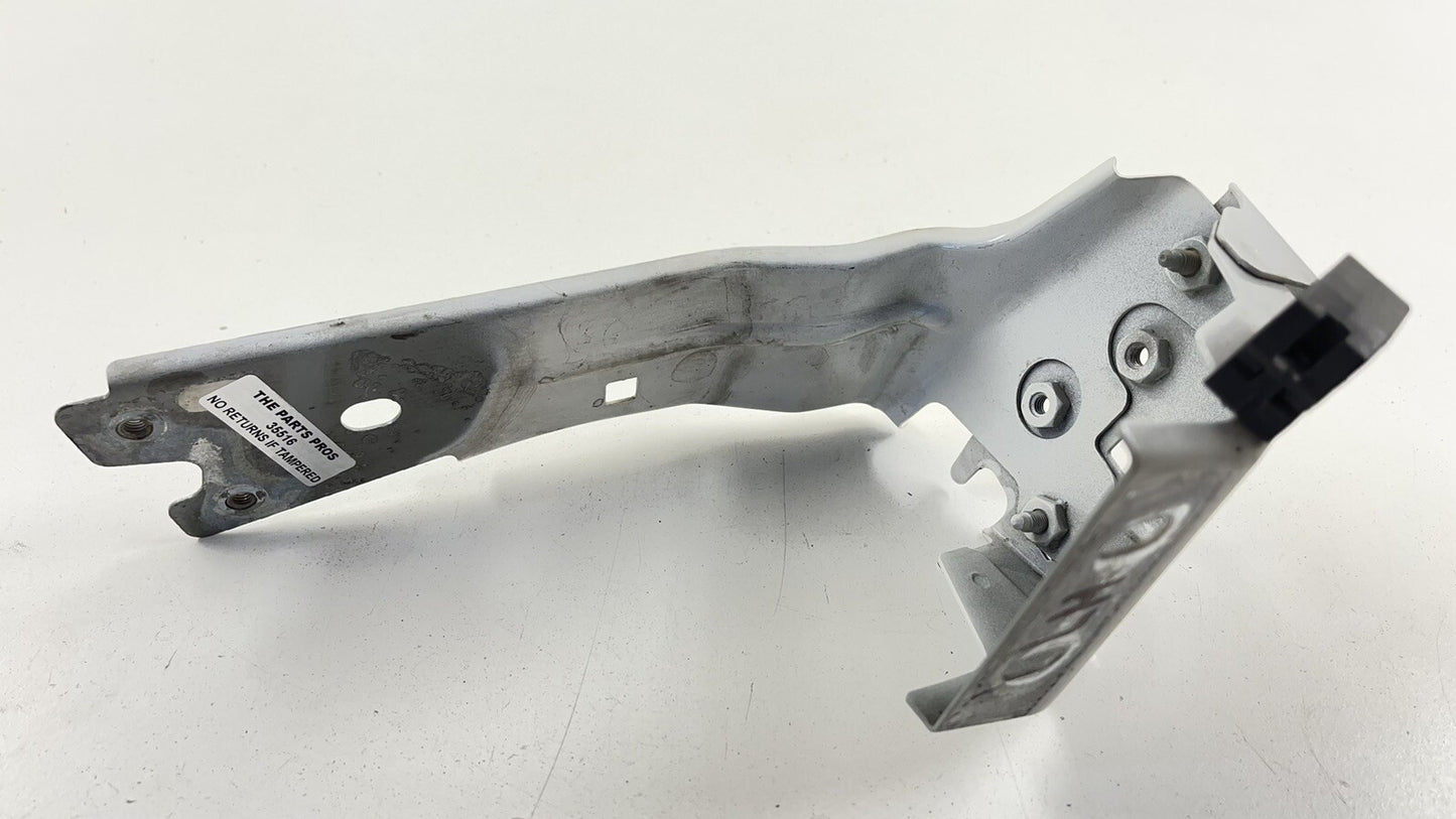 14-23 MASERATI QUATTROPORTE DRIVER LEFT FRONT FENDER BRACKET SUPPORT MOUNT OEM