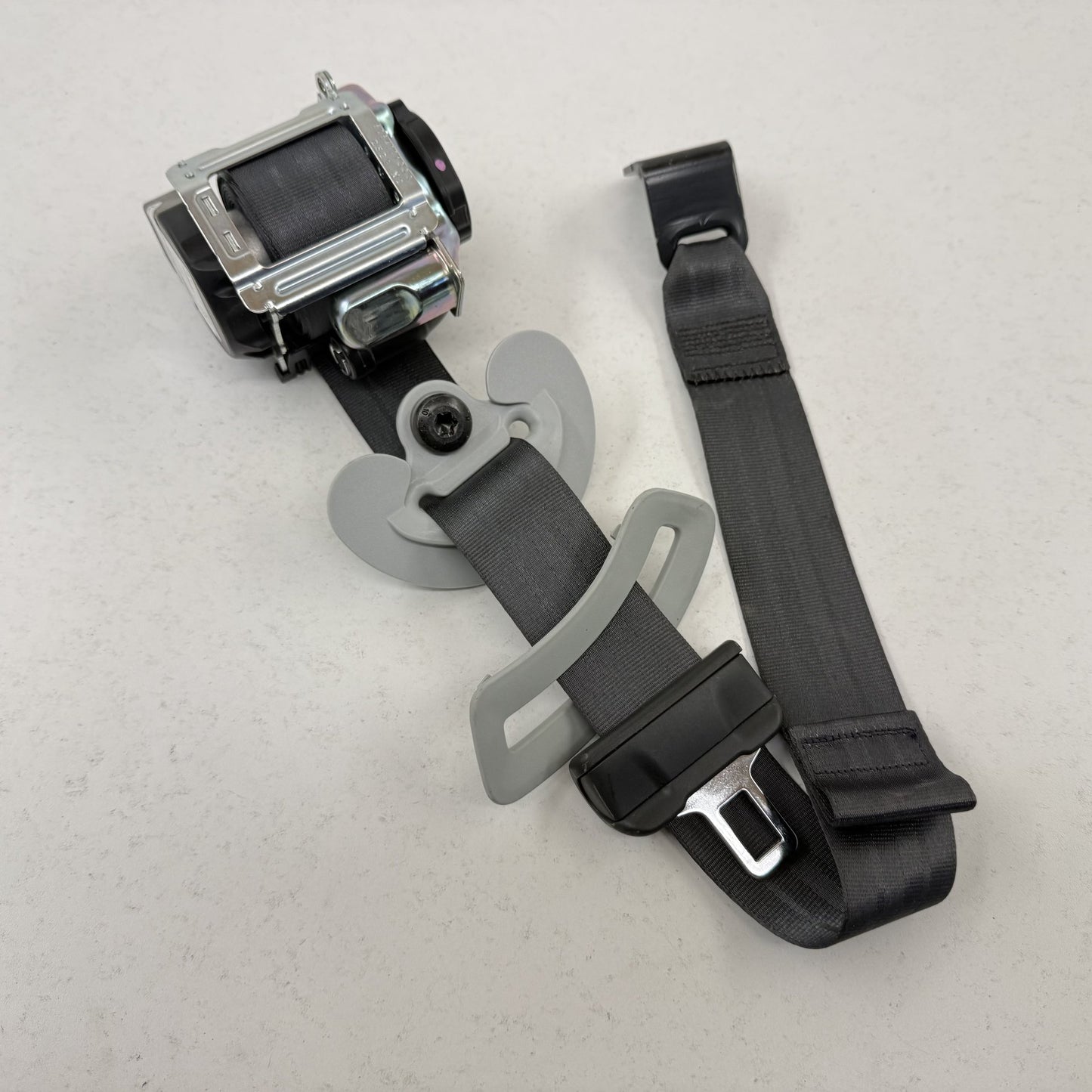 2022-2024 Rivian R1S Left Rear 2nd Second Row Seatbelt Seat Belt Retractor OEM