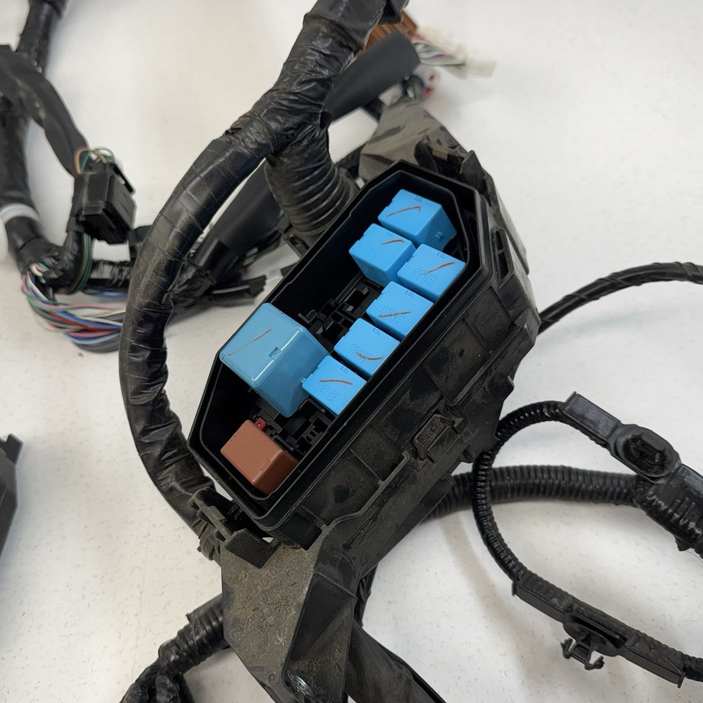 20 Toyota Prius Prime Engine Bay Wiring Harness With Fuse Box 82111-47R70 OEM