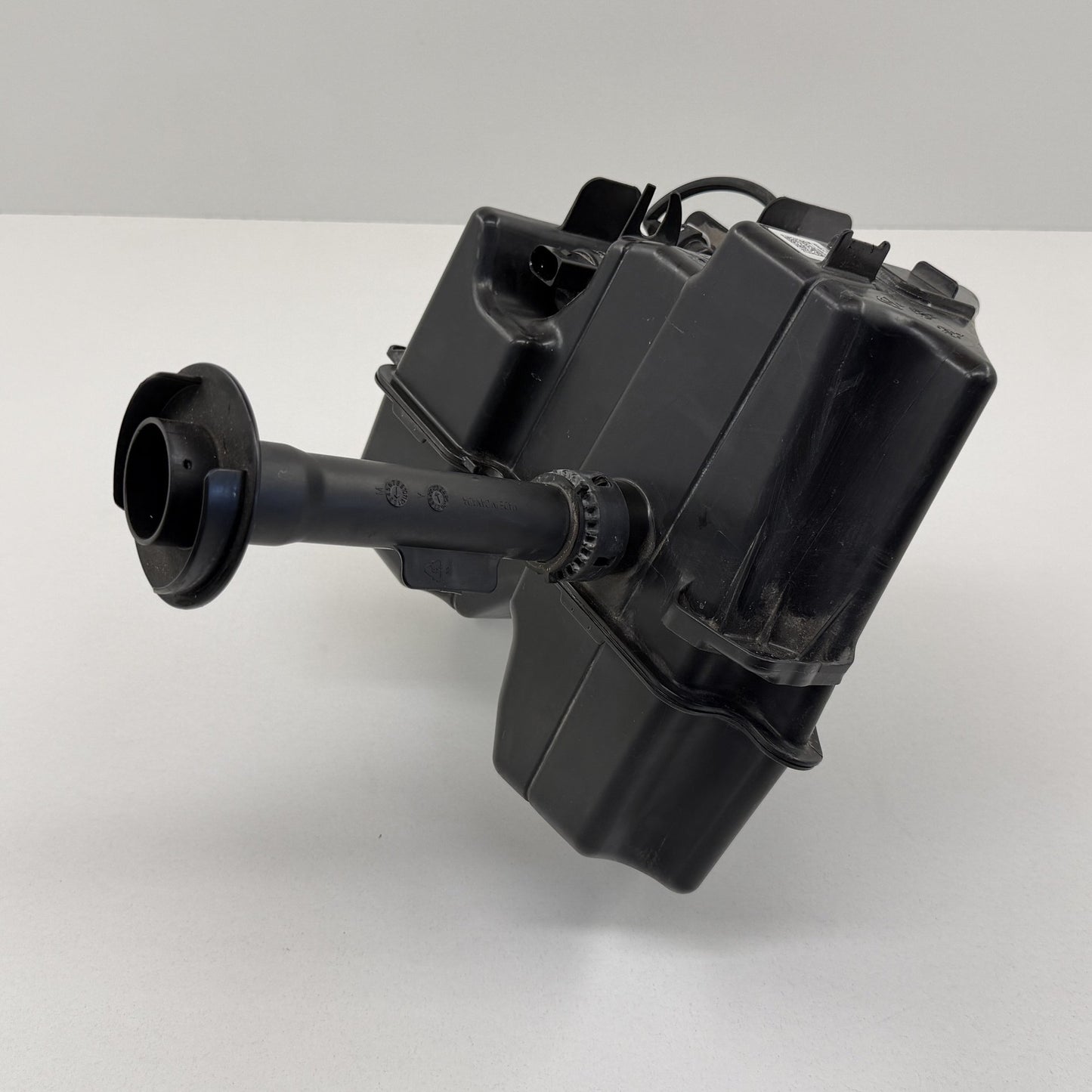 2022-2024 Rivian R1S R1T Windshield Washer Reservoir Tank PT00002057-M OEM
