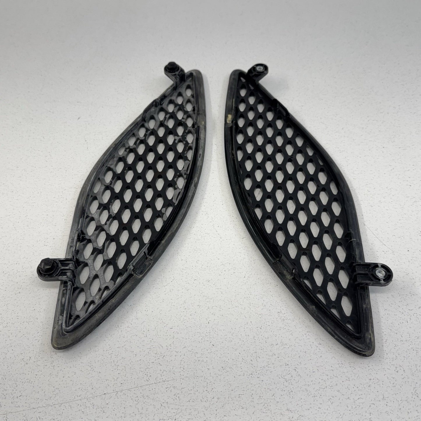 15-20 Dodge Charger SRT Hellcat Performance Hood Bezel Vent Grille Pair OEM