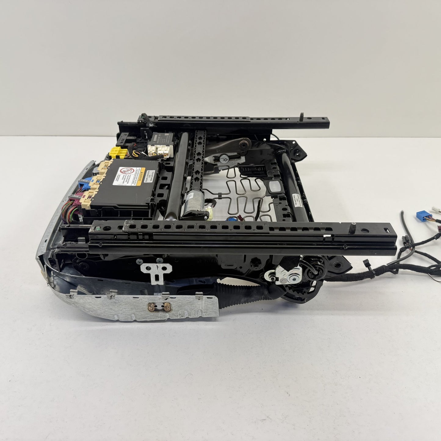 2014-2020 Mercedes-Benz S550 W222 Right Front Lower Seat Track Rail Frame OEM