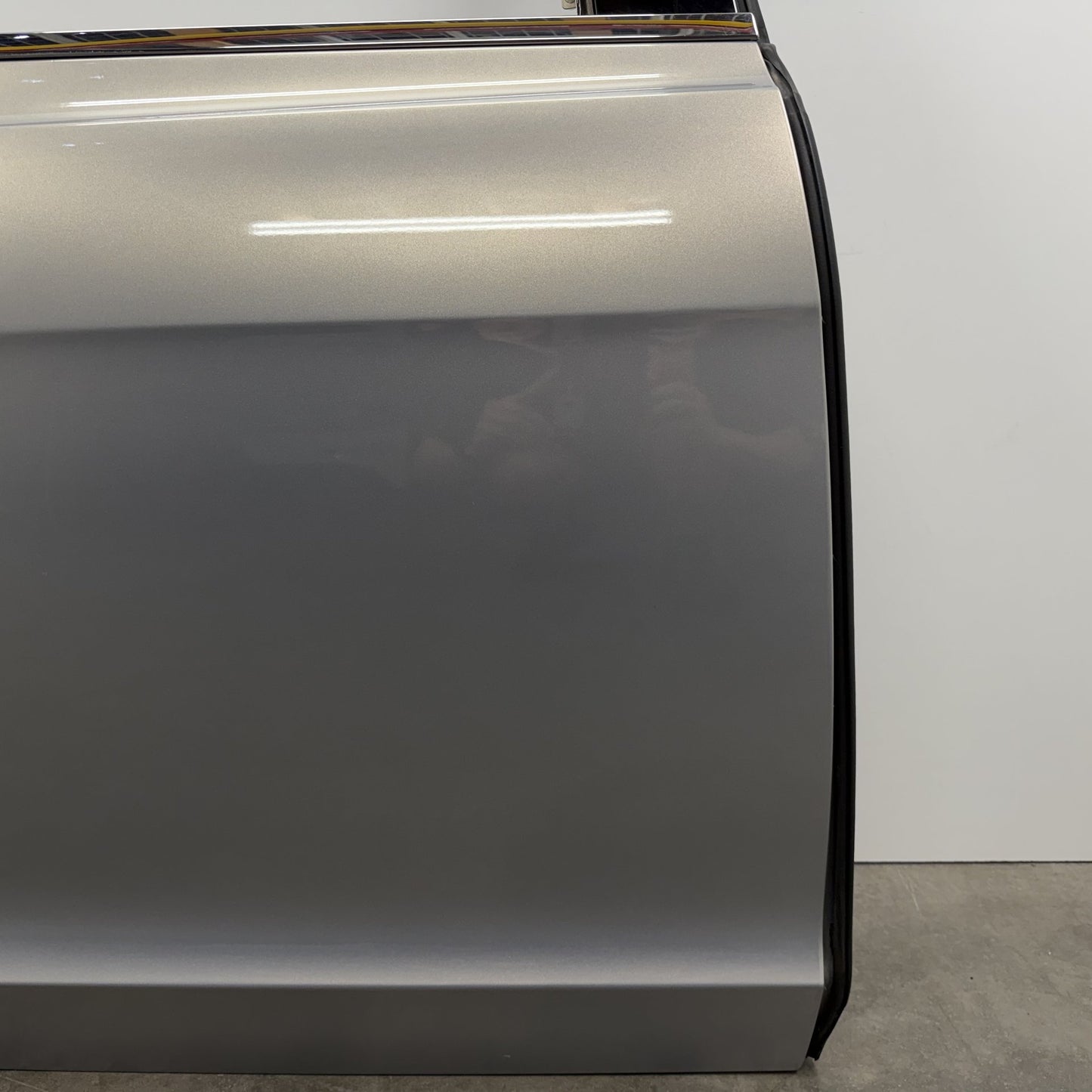 2014-2018 Bentley Flying Spur Passenger Right Rear Door Shell Extreme Silver OEM