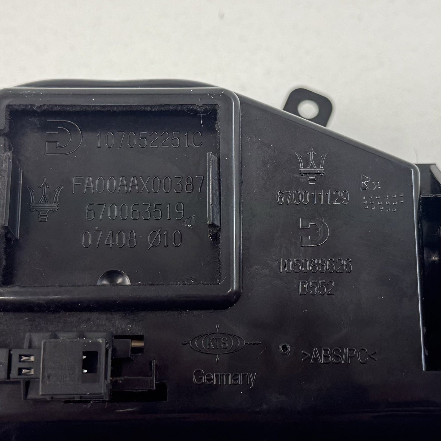 14-24 Maserati Ghibli Center Console Storage Compartment Tray 670011129 OEM