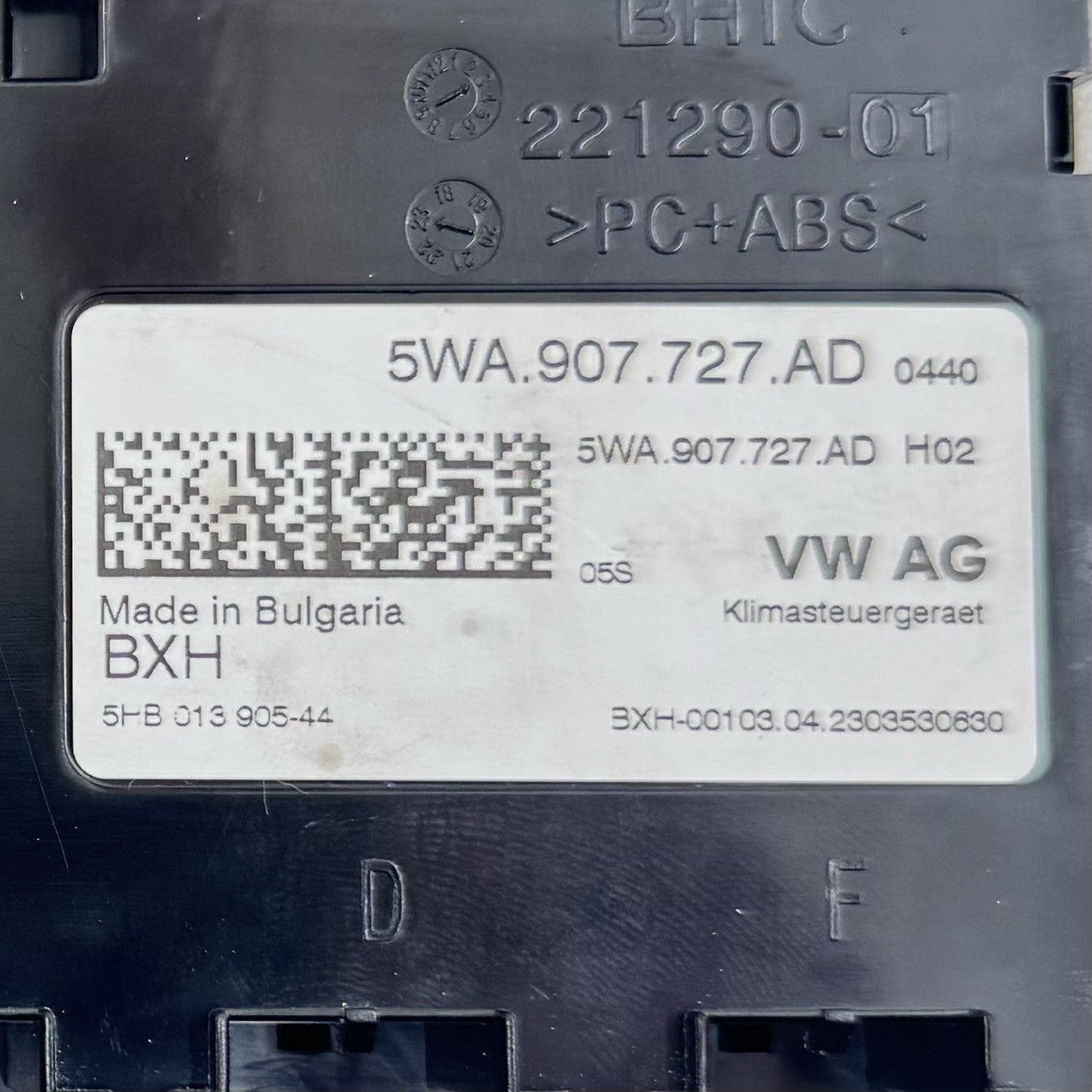 22-25 VOLKSWAGEN GOLF R MK8 TEMPERATURE CLIMATE CONTROL MODULE 5WA907727AD OEM