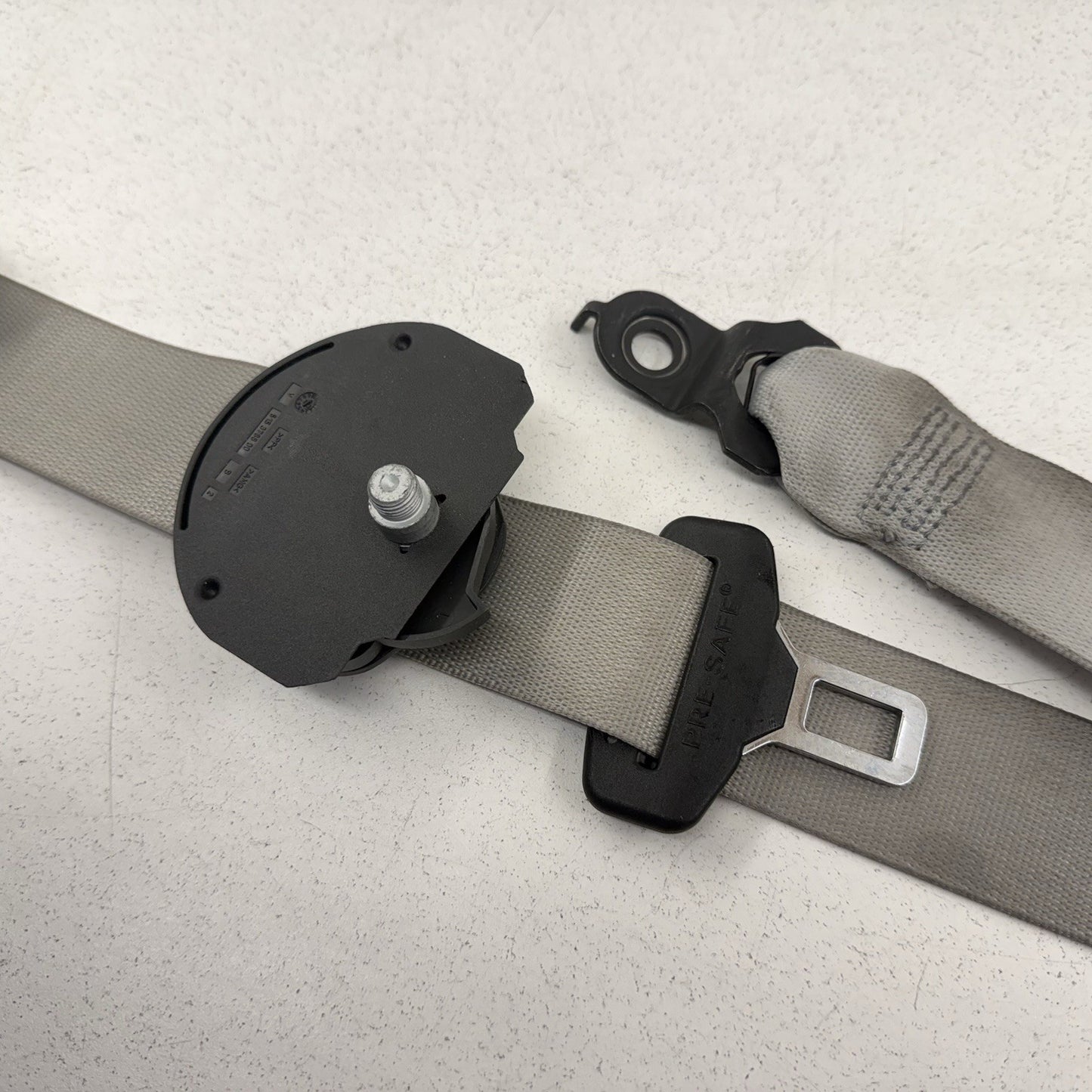 12-18 Mercedes W218 CLS550 Left Front Seat Belt Seatbelt Retractor Gray OEM