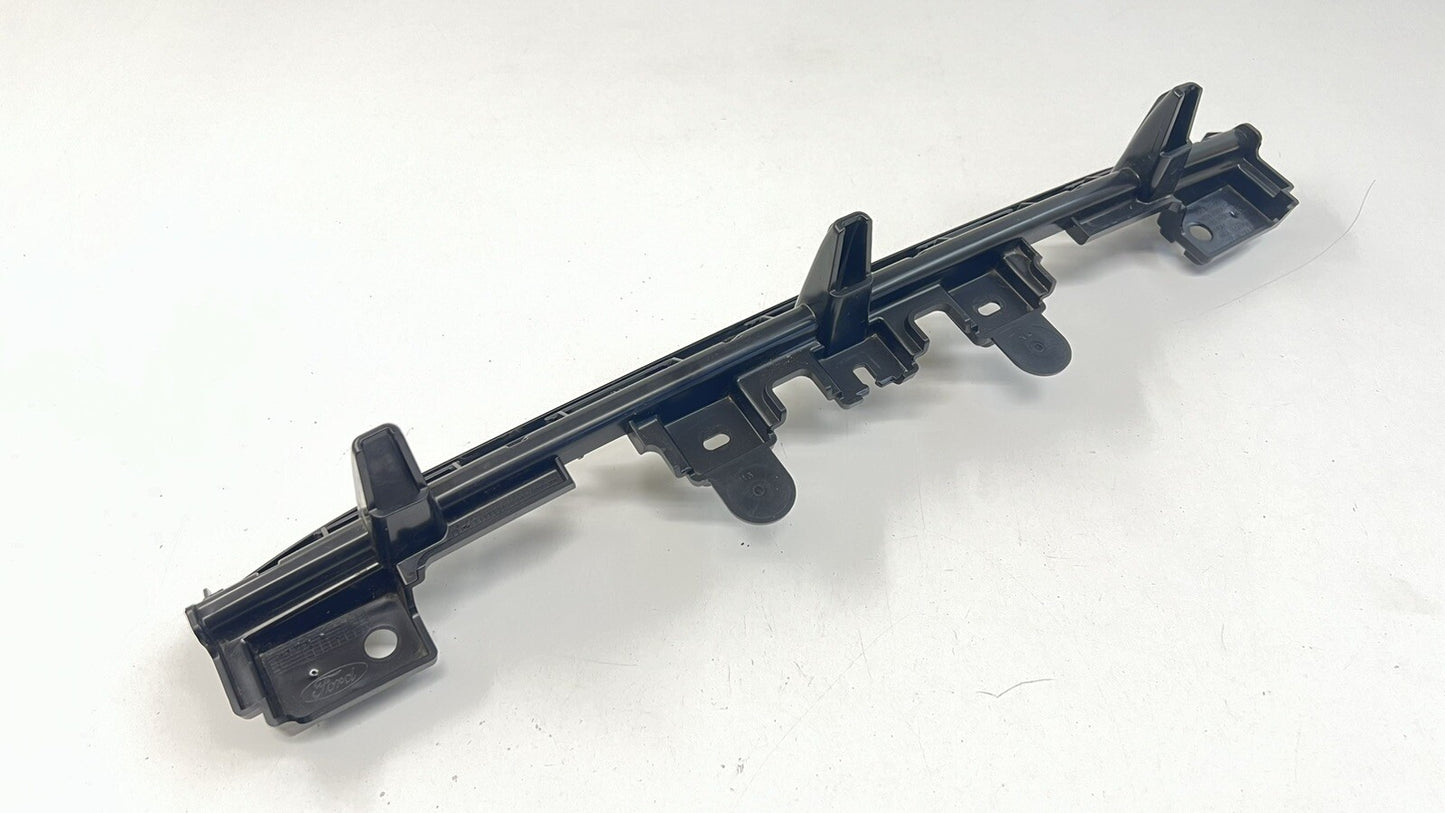 2024 FORD MUSTANG GT REAR CENTER BUMPER BRACKET SUPPORT MOUNT PR3B-17B861-A OEM