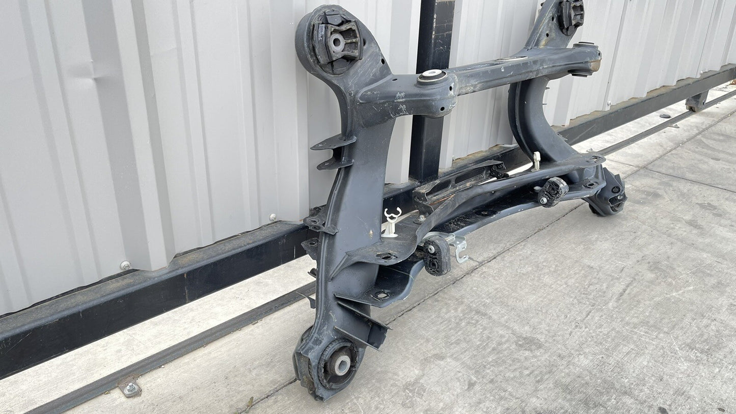 14-17 MERCEDES BENZ E550 W207 REAR SUBFRAME CROSSMEMBER CRADLE 2073500805 OEM