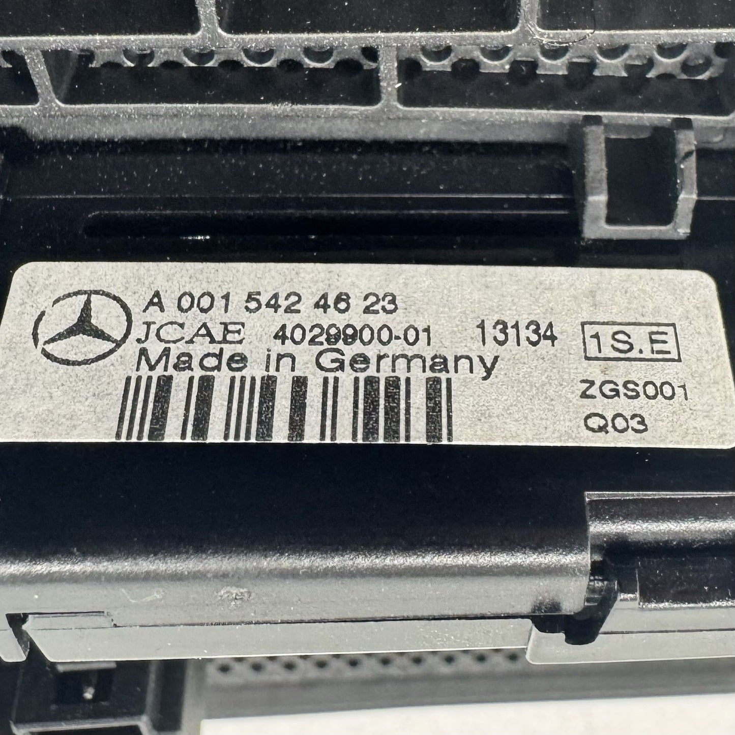 10-16 Mercedes W212 E350 Center Dash Panel Speaker Cover 2126801289 OEM
