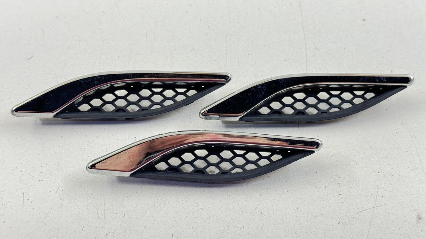 14-23 MASERATI GHIBLI RIGHT FRONT FENDER AIR VENT GRILLE COVER TRIM SET OF 3 OEM