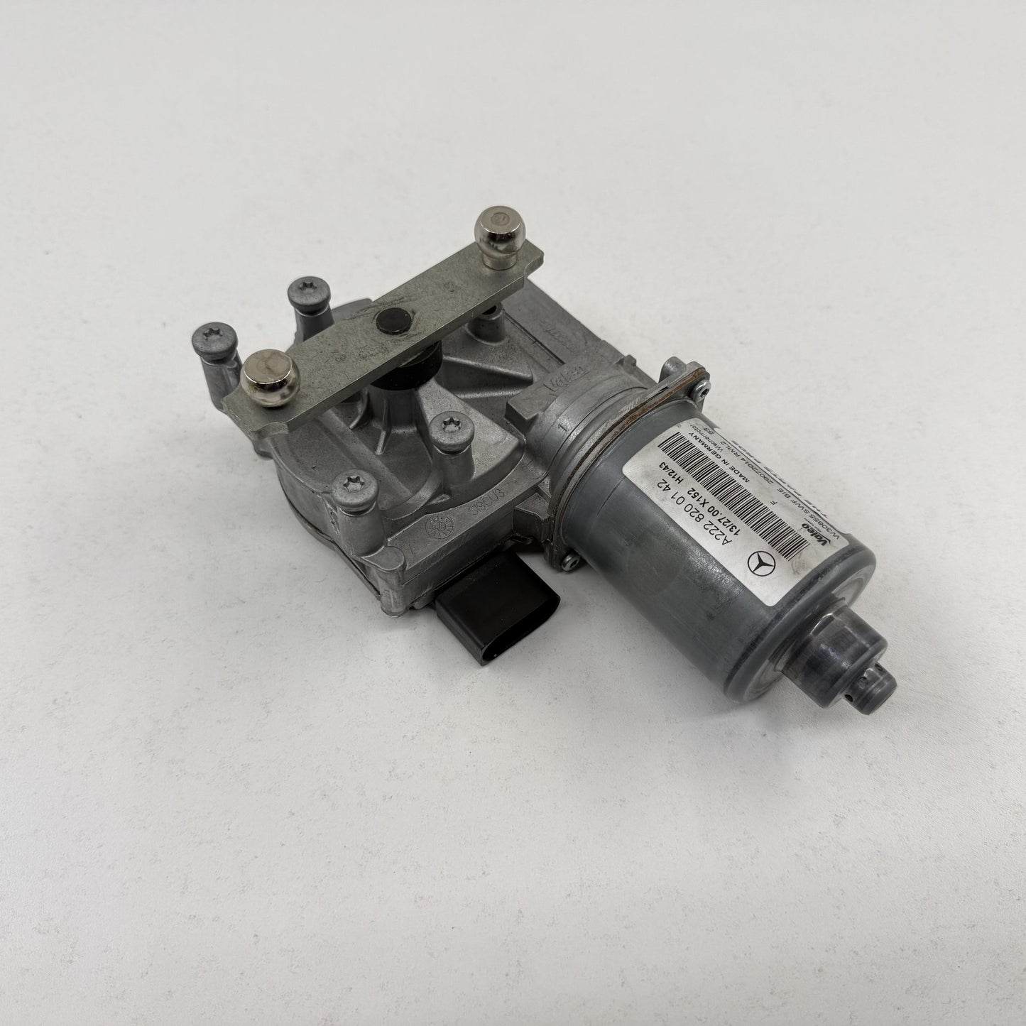 2014-2017 Mercedes-Benz S550 W222 Front Windshield Wiper Motor 2228200142 OEM