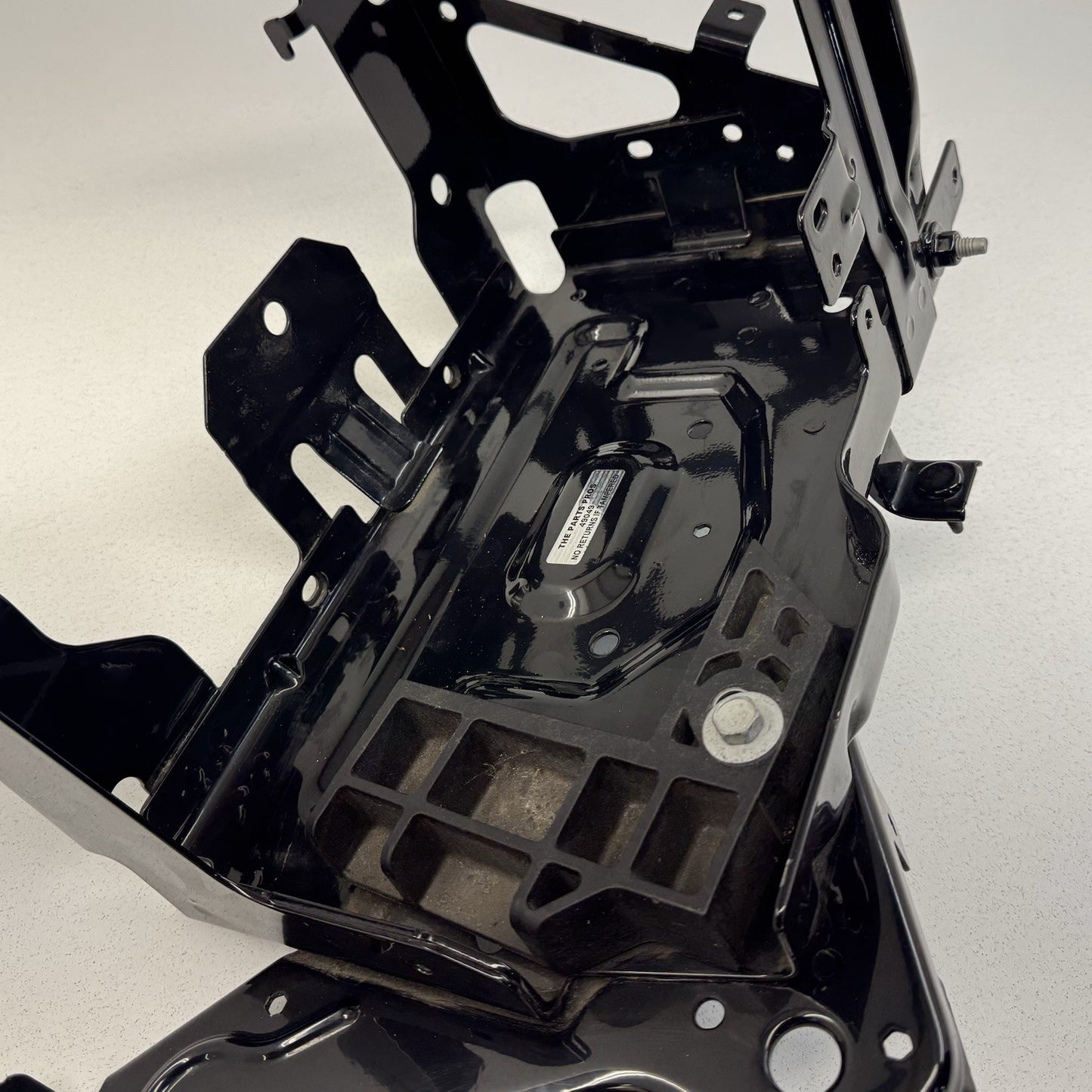 20-25 Silverado Sierra 2500 3500 Passenger Right Battery Tray Mount Bracket OEM