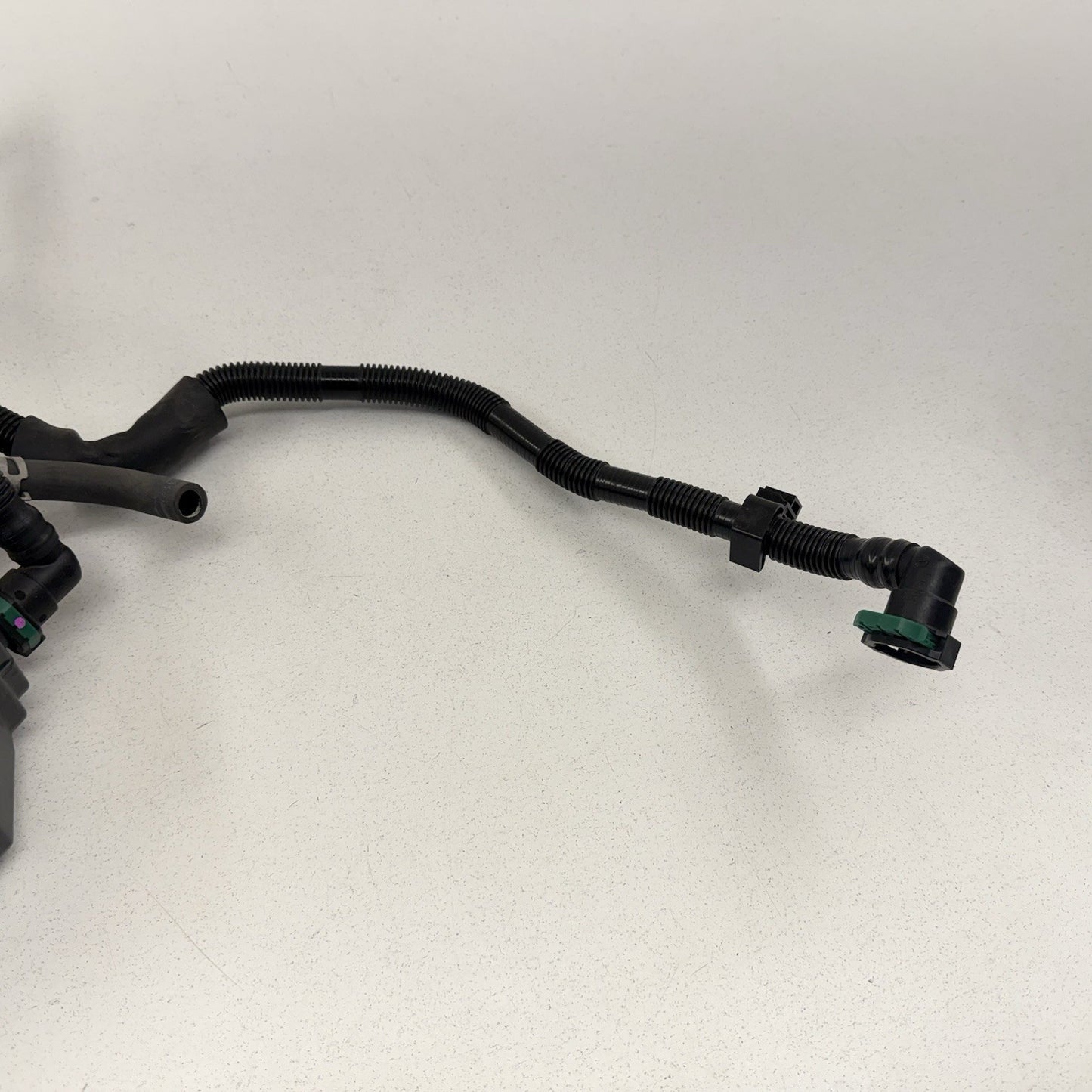 21-26 Lexus IS300 IS350 IS500 Fuel Evap Vapor Charcoal Emission Canister OEM