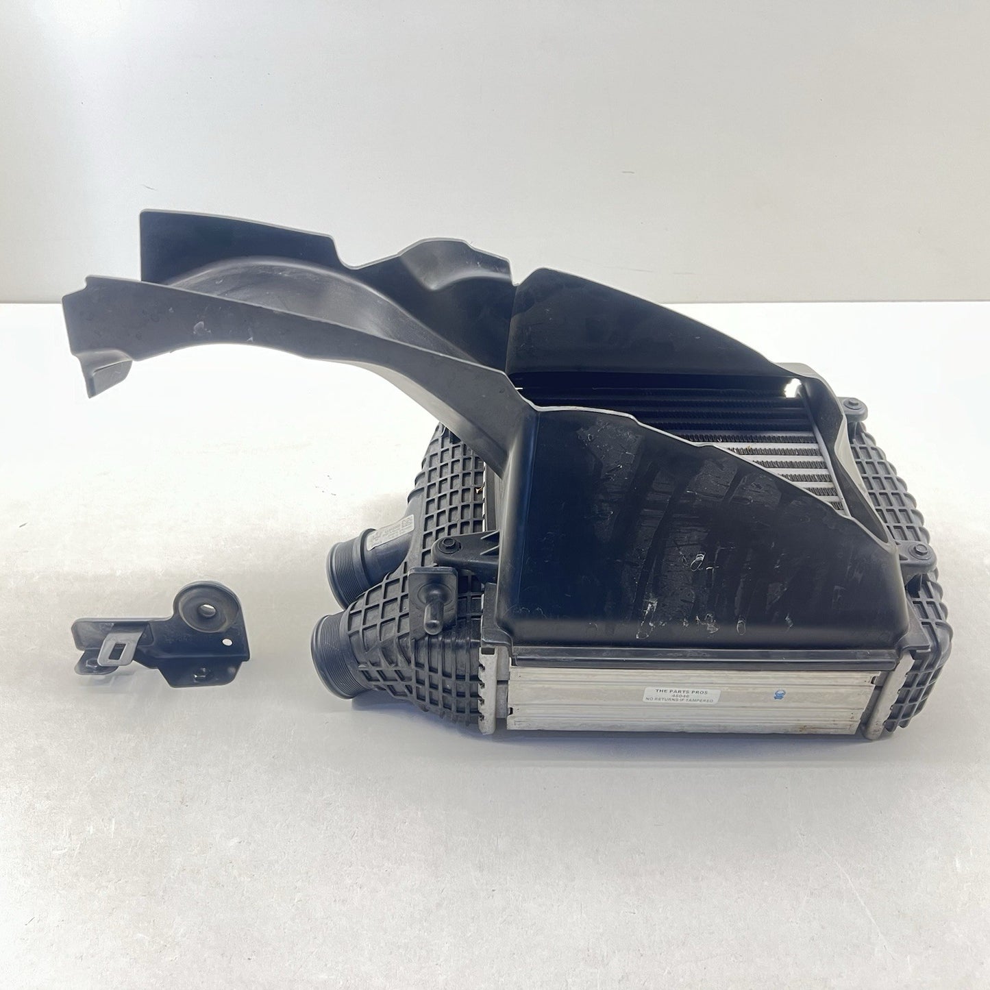 18-24 MASERATI GHIBLI DRIVER LEFT TURBO INTERCOOLER WITH DUCT 670109550 OEM