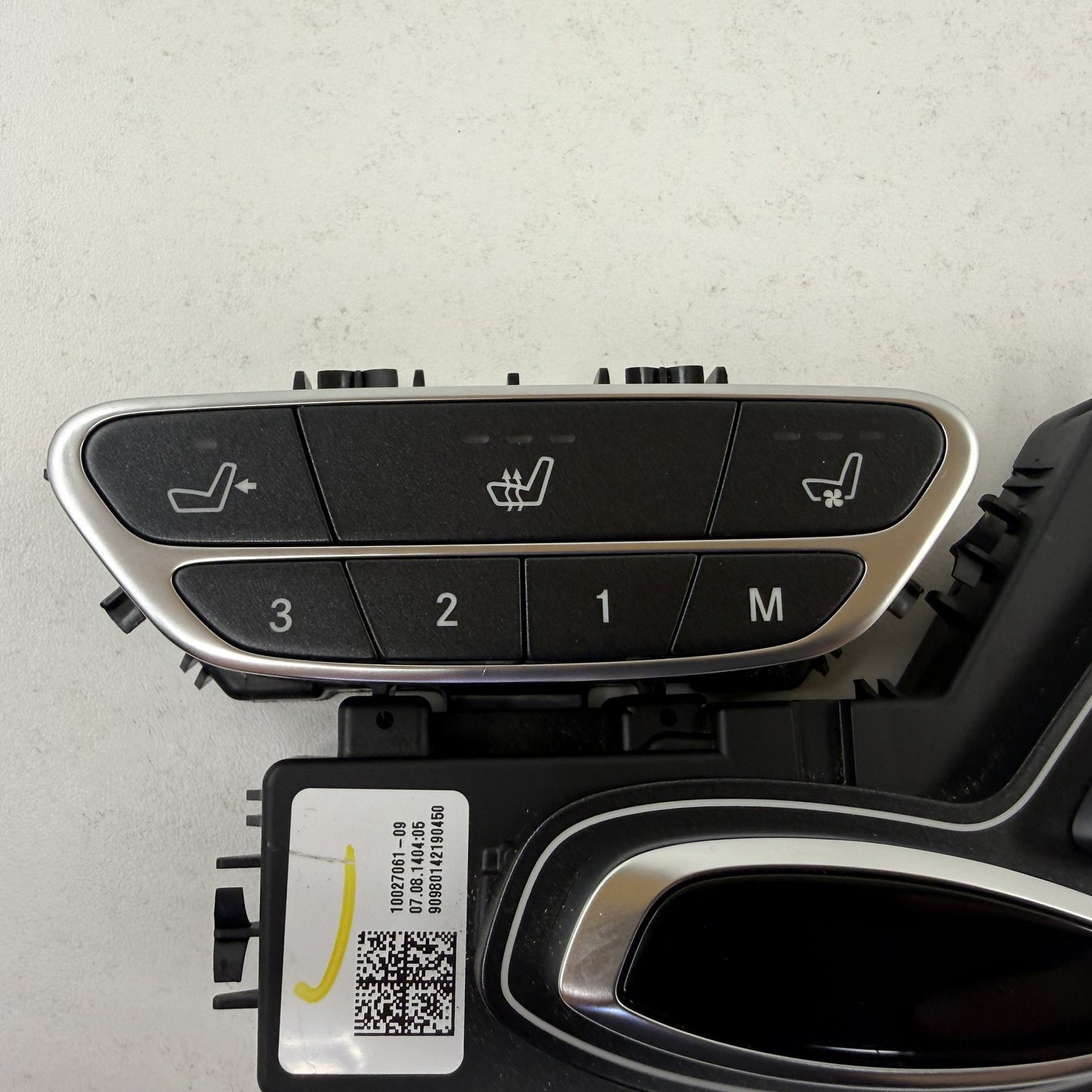 2014-2020 Mercedes-Benz S550 W222 Right Rear Power Seat Control Switch OEM