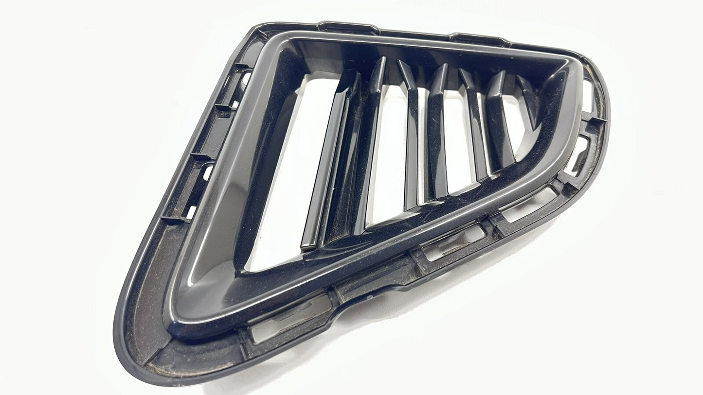 16-18 CHEVROLET CAMARO SS 1LE LEFT FRONT BUMPER LOWER GRILLE AIR VENT TRIM OEM