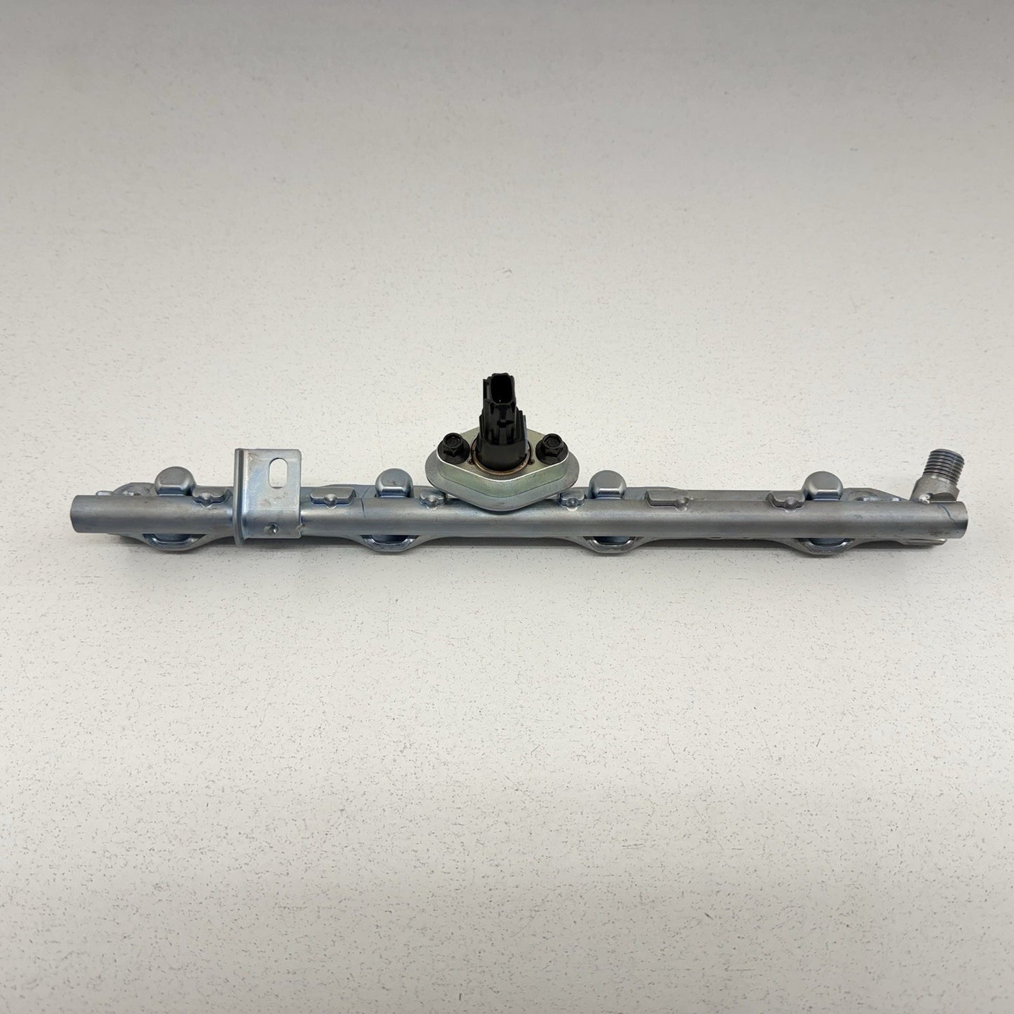 23-25 Toyota Prius Lower Fuel Delivery Rail With Fuel Oil Pressure Sensor OEM