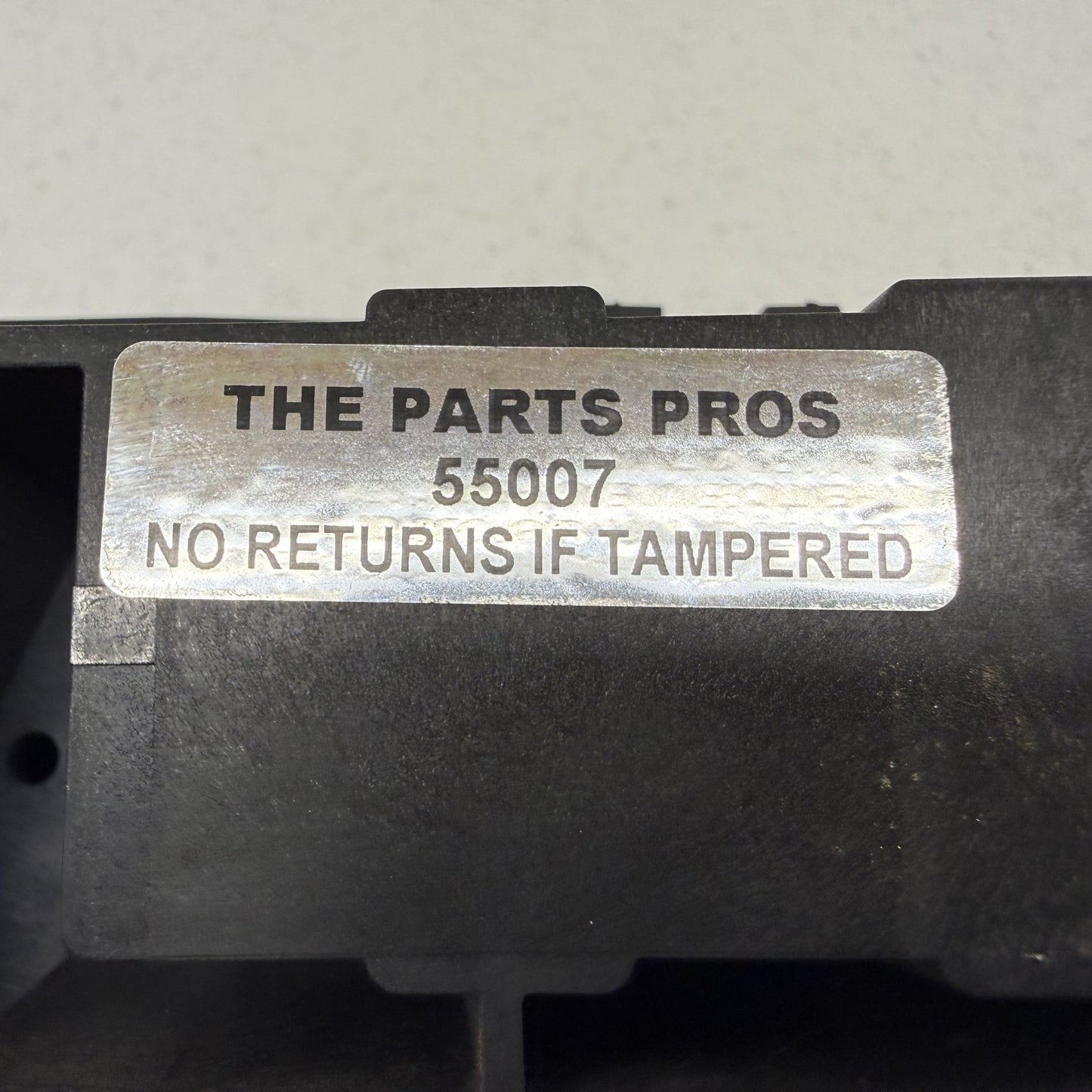 2012-2015 Chevrolet Camaro SS Engine Bay Fuse Relay Junction Box 22760635 OEM