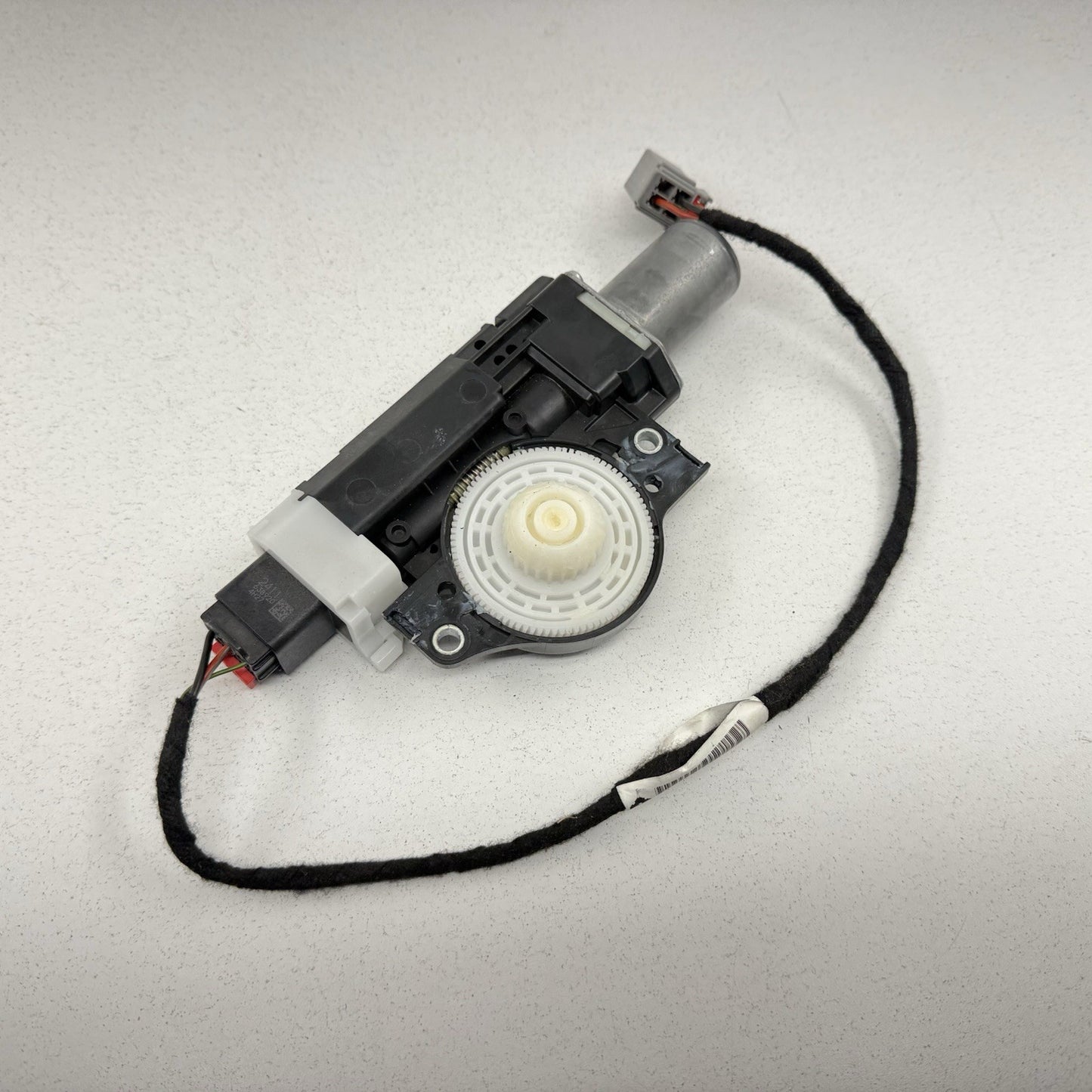 24-25 Chevrolet Silverado 2500 3500 Sunroof Sun Roof Glass Motor 85014622 OEM
