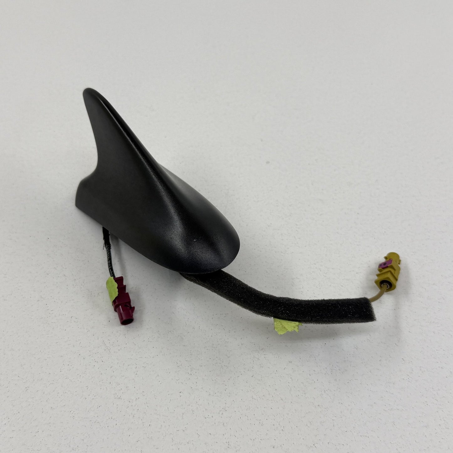 2010-2015 Chevrolet Camaro Roof Shark Fin Antenna Receiver 92237379 OEM