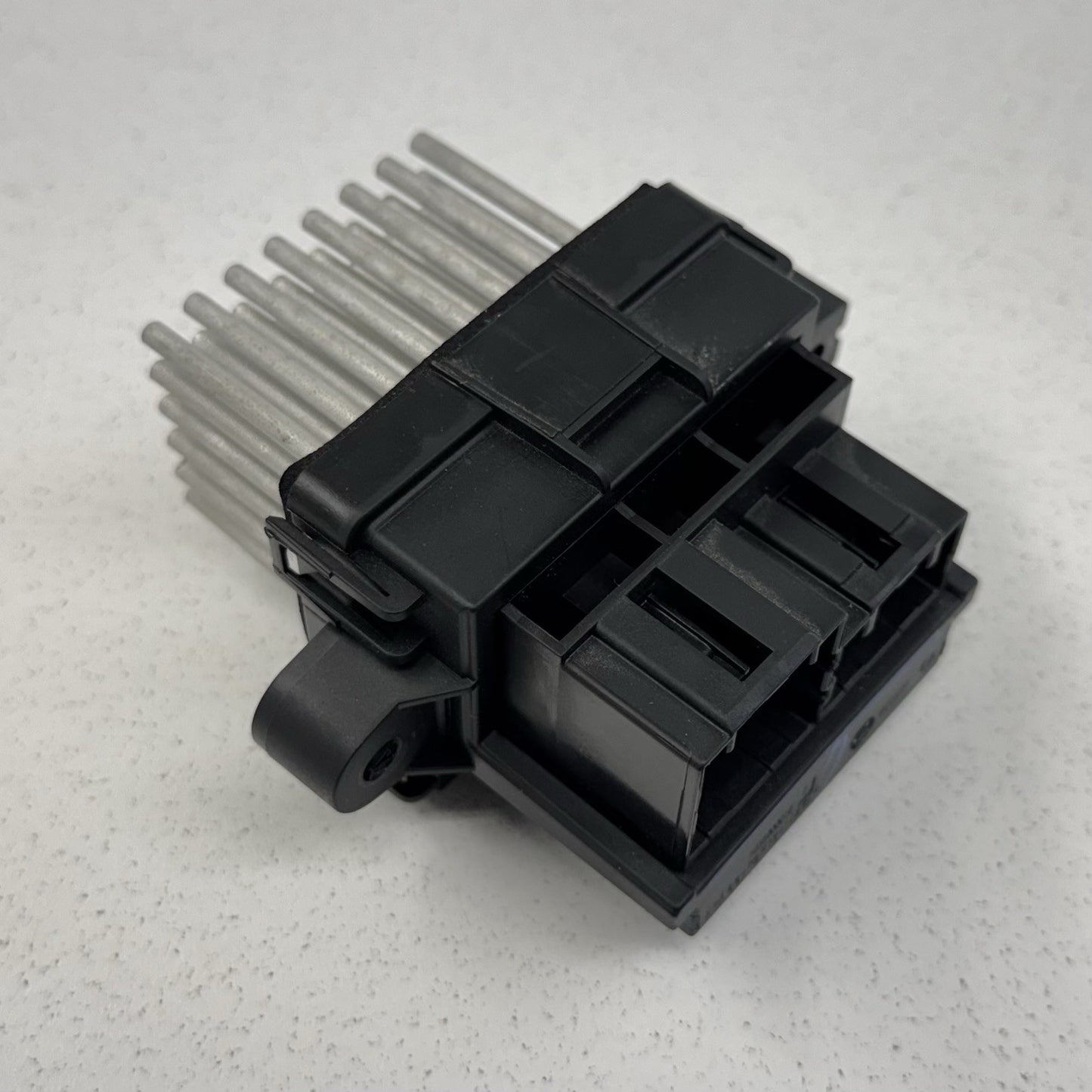 10-15 Chevrolet Camaro HVAC Blower Motor Resistor 13598090 OEM
