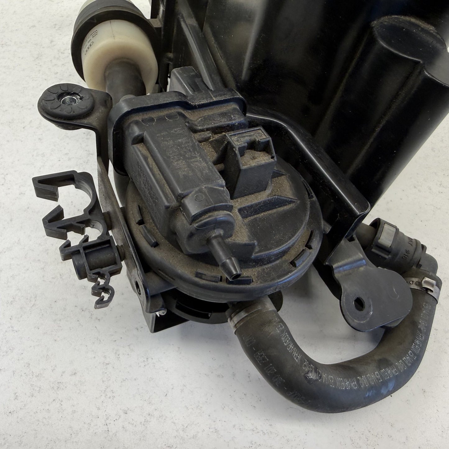 2014-2018 Bentley Flying Spur Fuel Evap Vapor Charcoal Emission Canister OEM